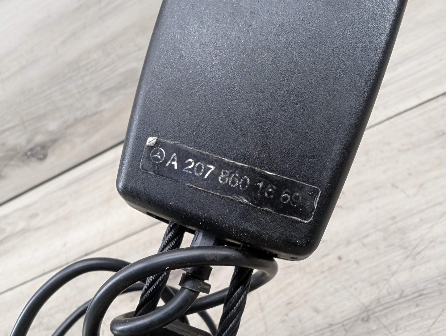 OEM Mercedes C207 W204 W207 E350 E550 Front Right Passenger Seat Belt Buckle