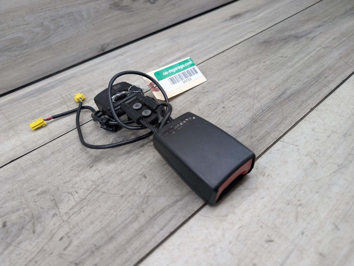 OEM Mercedes C207 W204 W207 E350 E550 Front Right Passenger Seat Belt Buckle