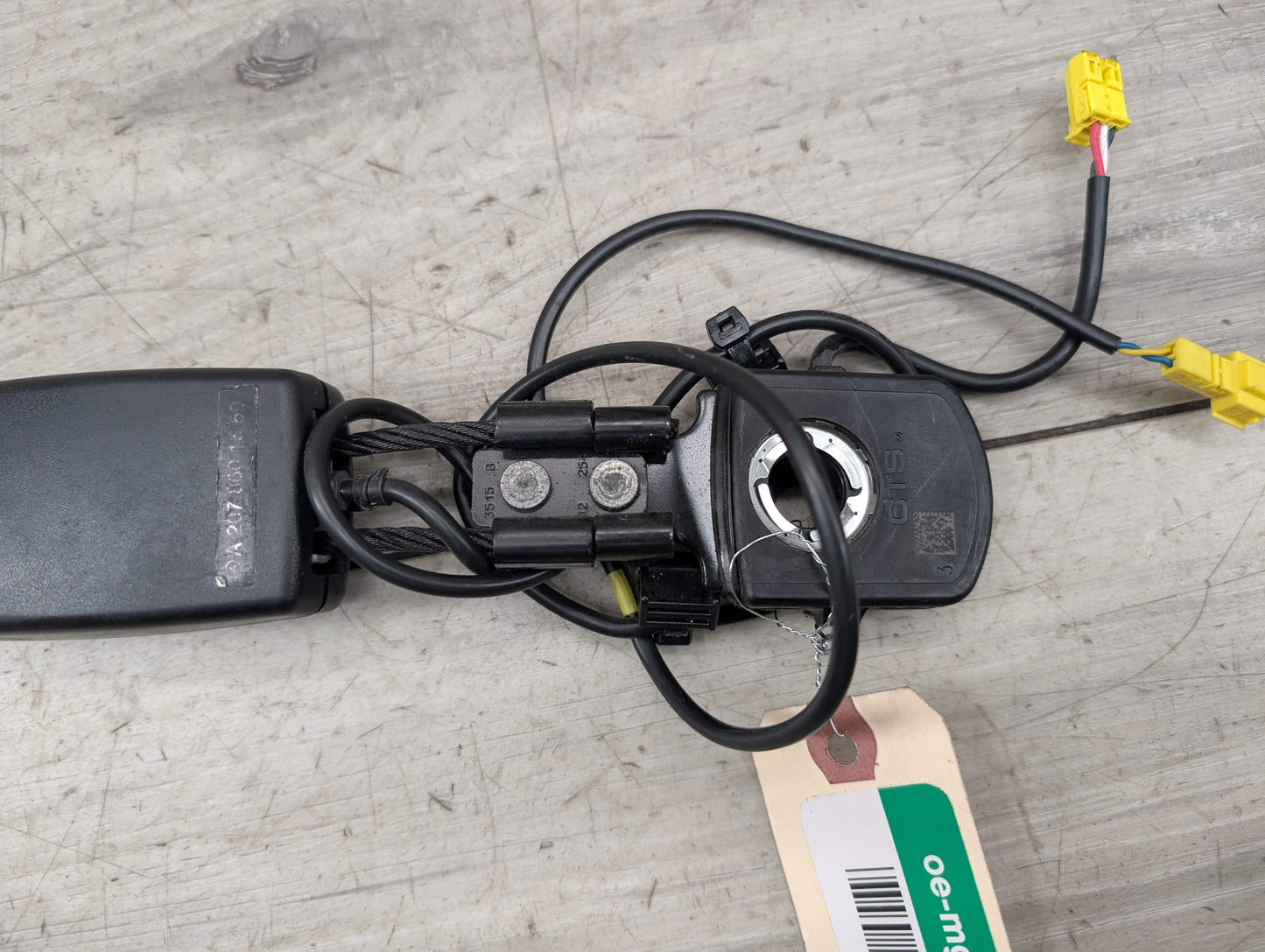 OEM Mercedes C207 W204 W207 E350 E550 Front Right Passenger Seat Belt Buckle