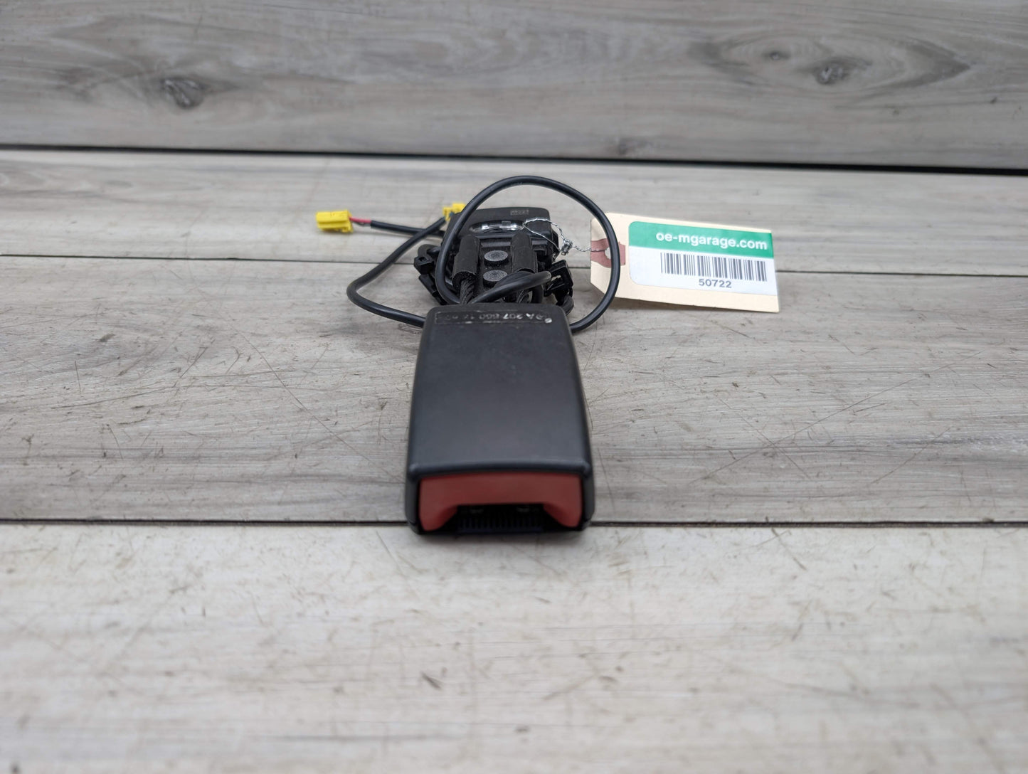 OEM Mercedes C207 W204 W207 E350 E550 Front Right Passenger Seat Belt Buckle