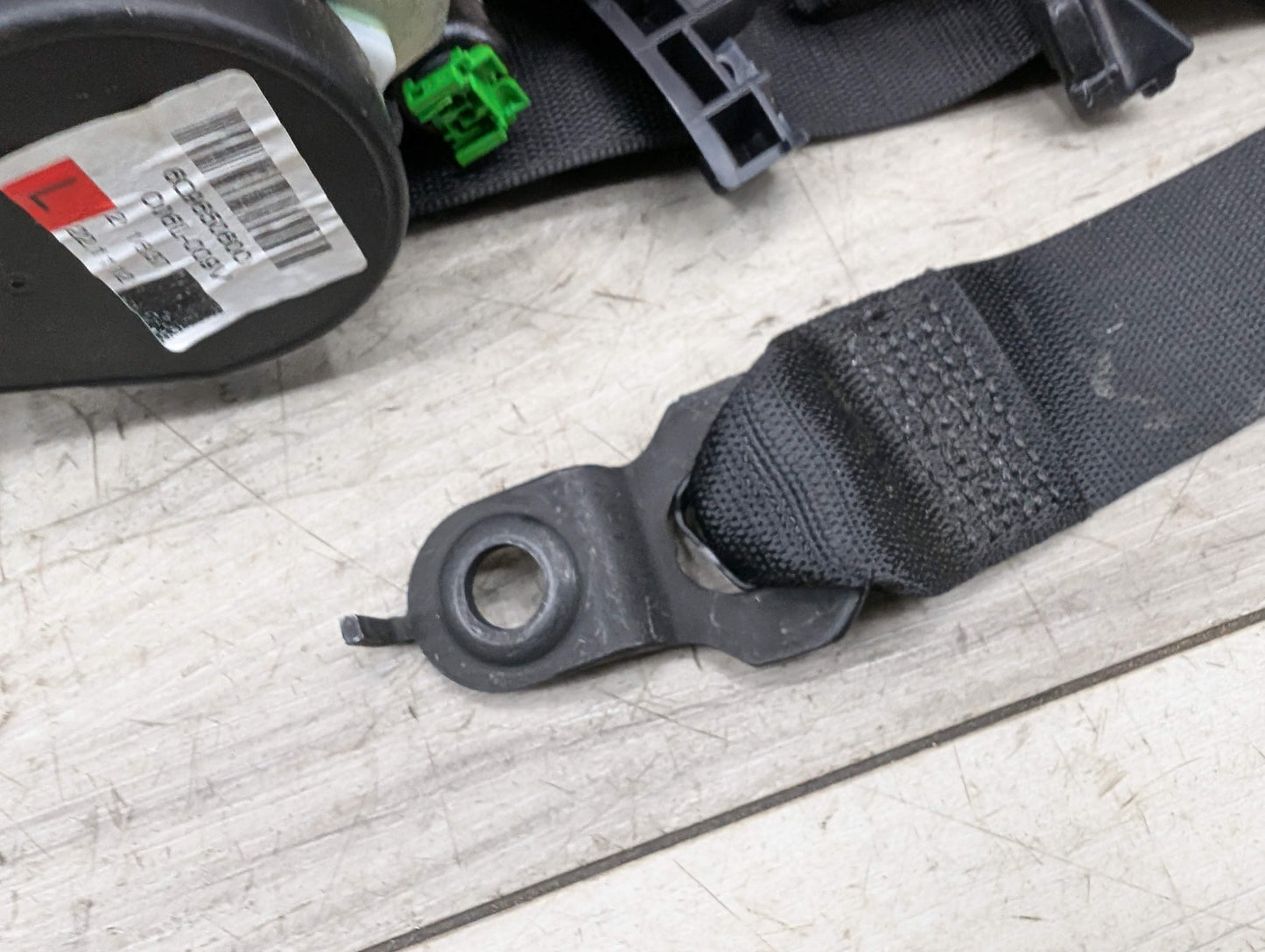 10-16 Mercedes A207 W207 Convertible Rear Left Driver Seat Belt Retractor Black