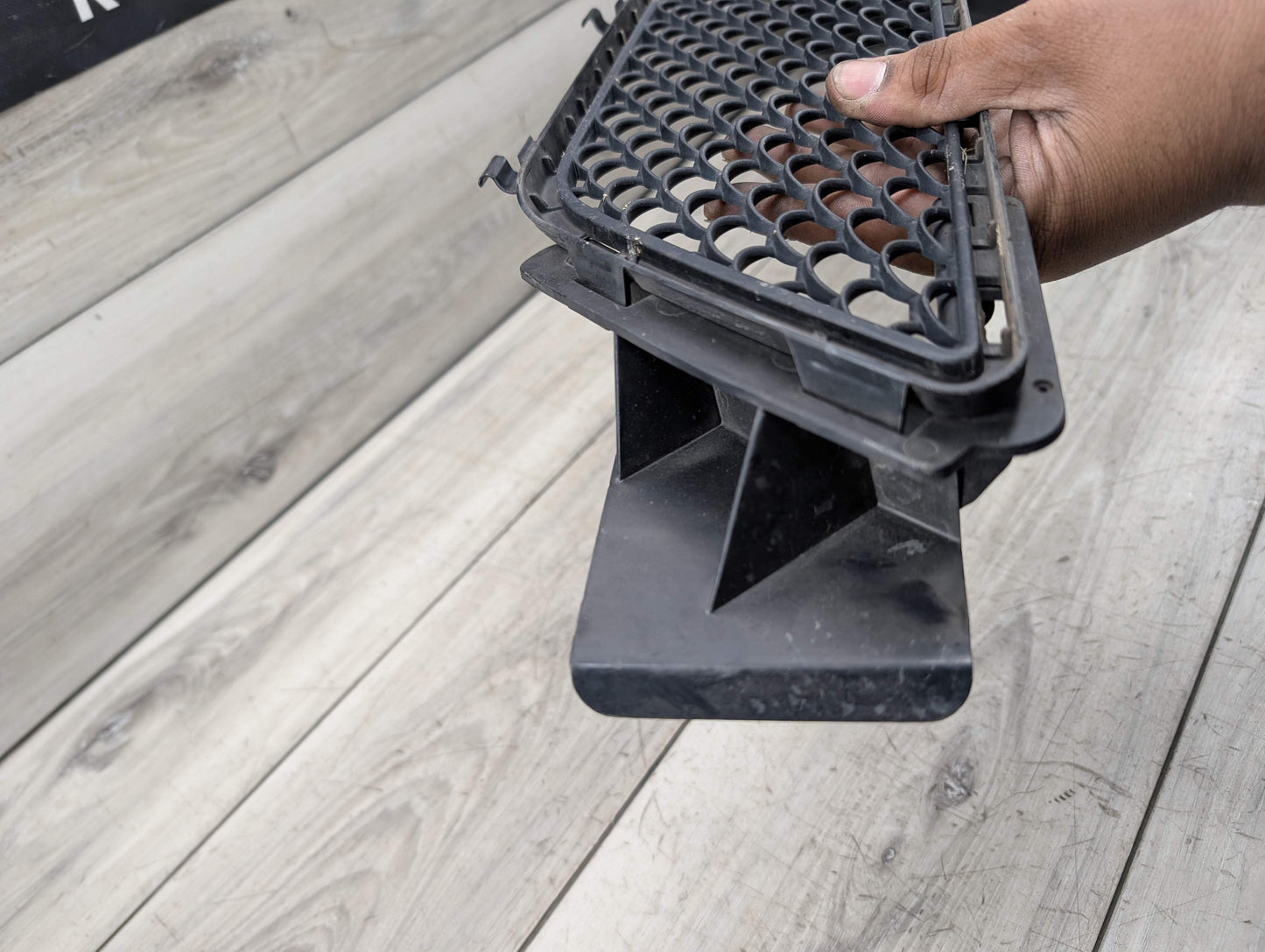 16-19 OEM BMW F48 X1 Front Bumper Lower Center Grille Trim Black