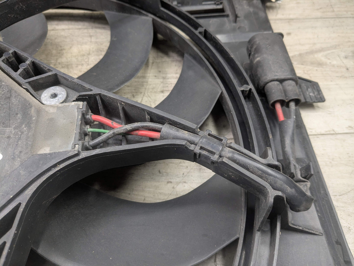 OEM BMW F22 F30 F32 F36 Engine B46 B58 Radiator Cooling Auxiliary Fan 600W