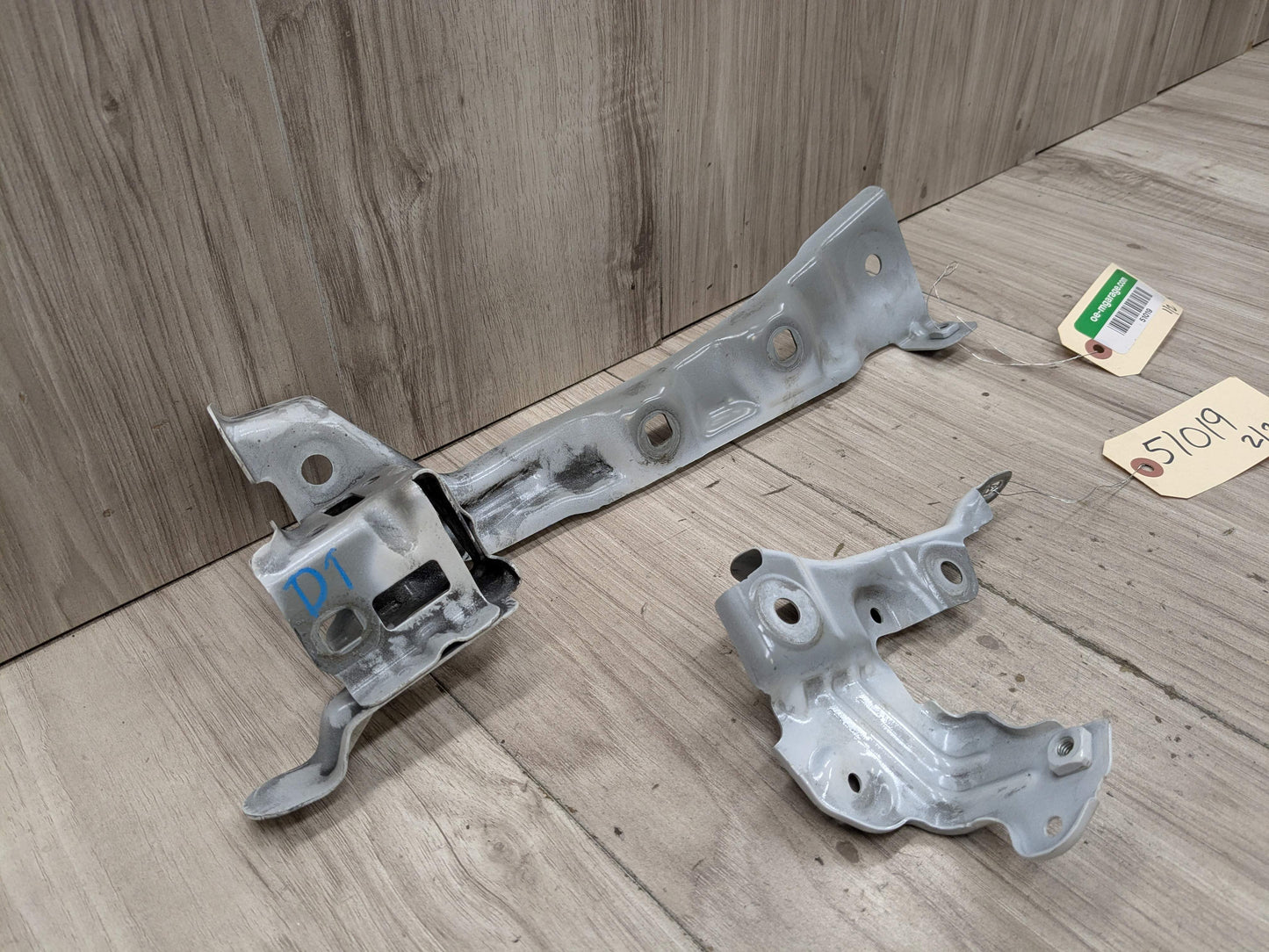 20-24 OEM BMW F44 228 M235 Front Left Driver Side Fender Bracket SET