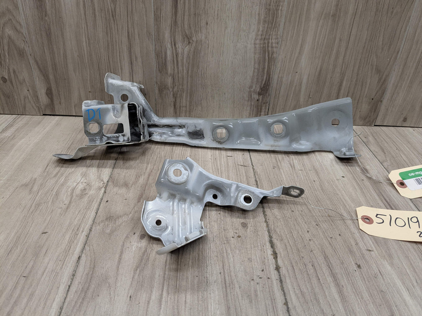 20-24 OEM BMW F44 228 M235 Front Left Driver Side Fender Bracket SET