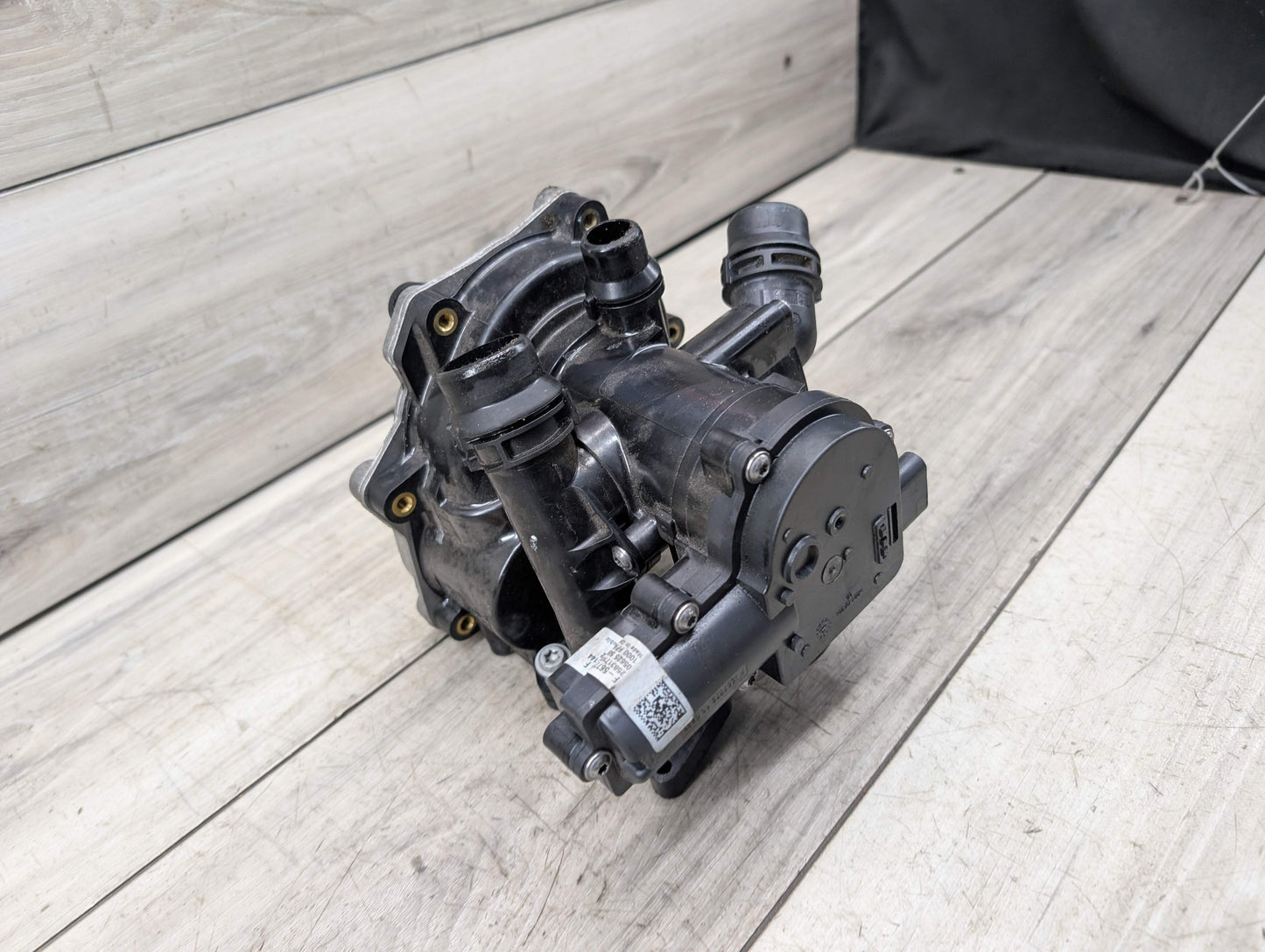 12-19 OEM AUDI A3 A4 A5 A6 S3 EA888 2.0L Engine Water Coolant Thermostat Pump