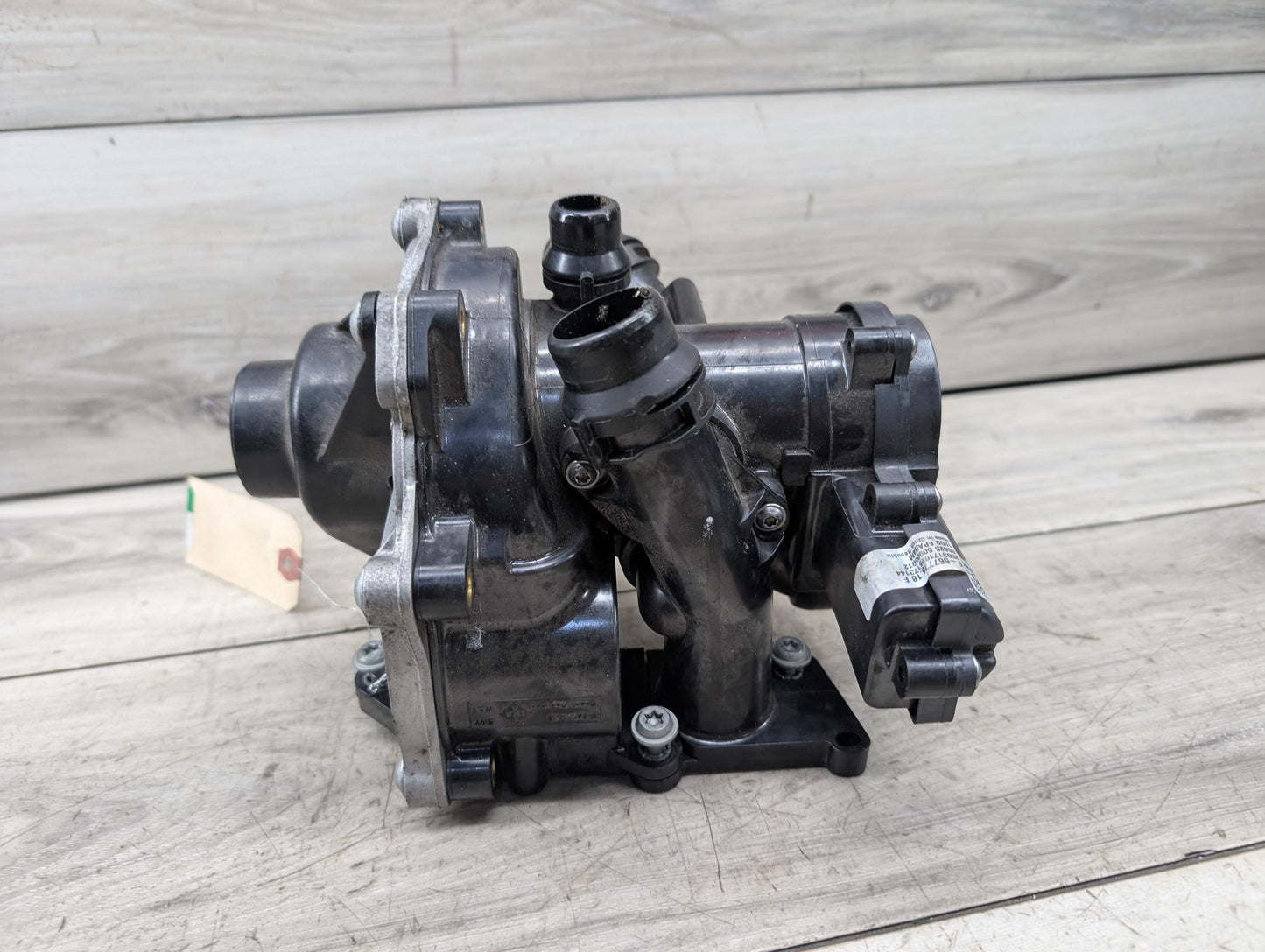 12-19 OEM AUDI A3 A4 A5 A6 S3 EA888 2.0L Engine Water Coolant Thermostat Pump