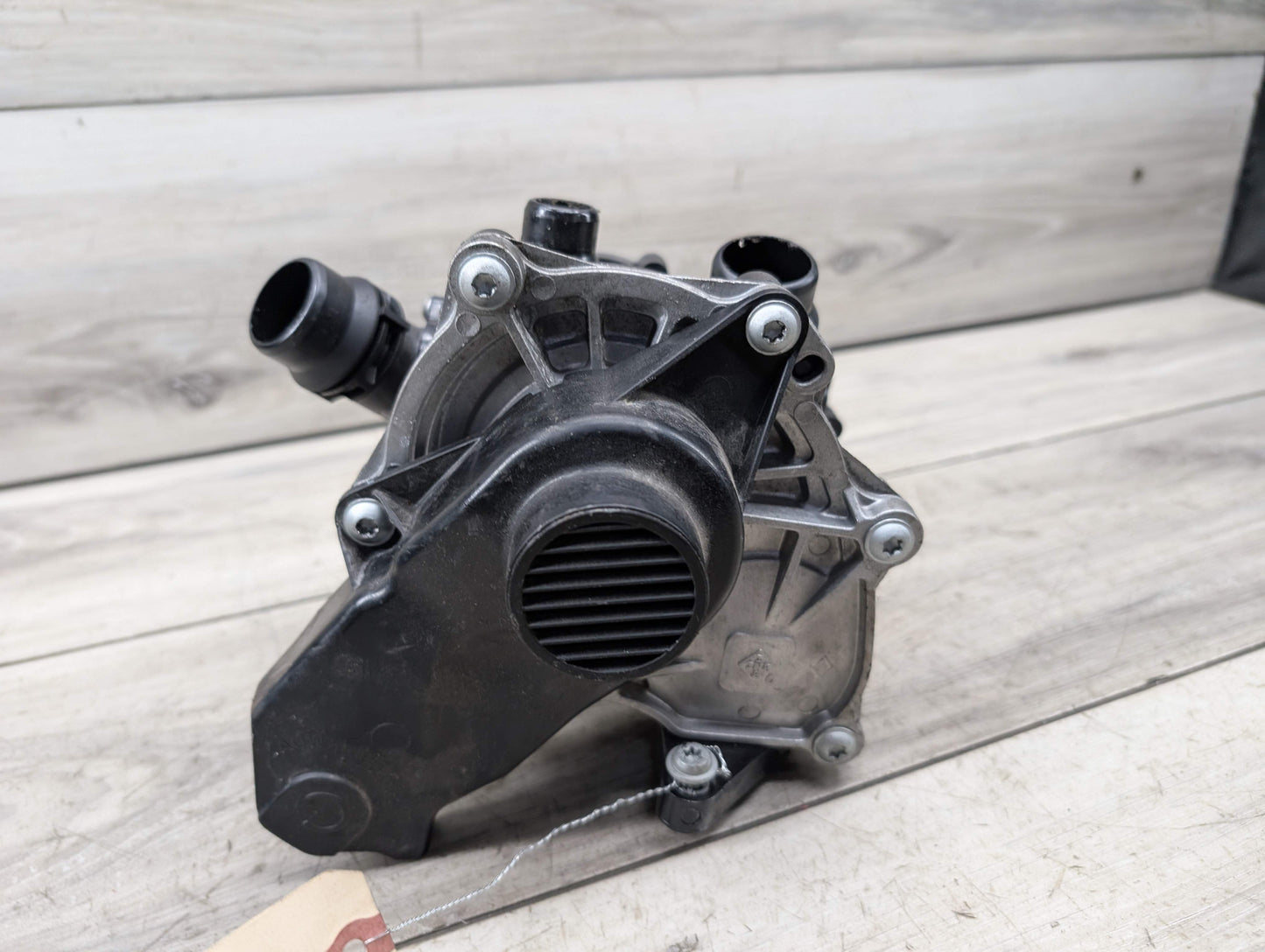 12-19 OEM AUDI A3 A4 A5 A6 S3 EA888 2.0L Engine Water Coolant Thermostat Pump
