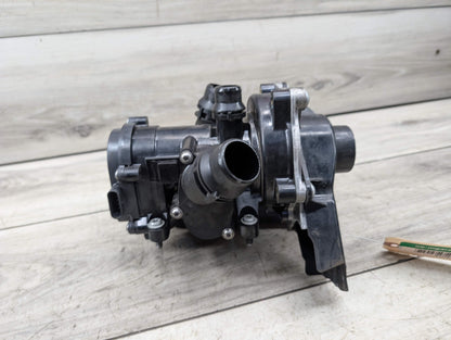12-19 OEM AUDI A3 A4 A5 A6 S3 EA888 2.0L Engine Water Coolant Thermostat Pump