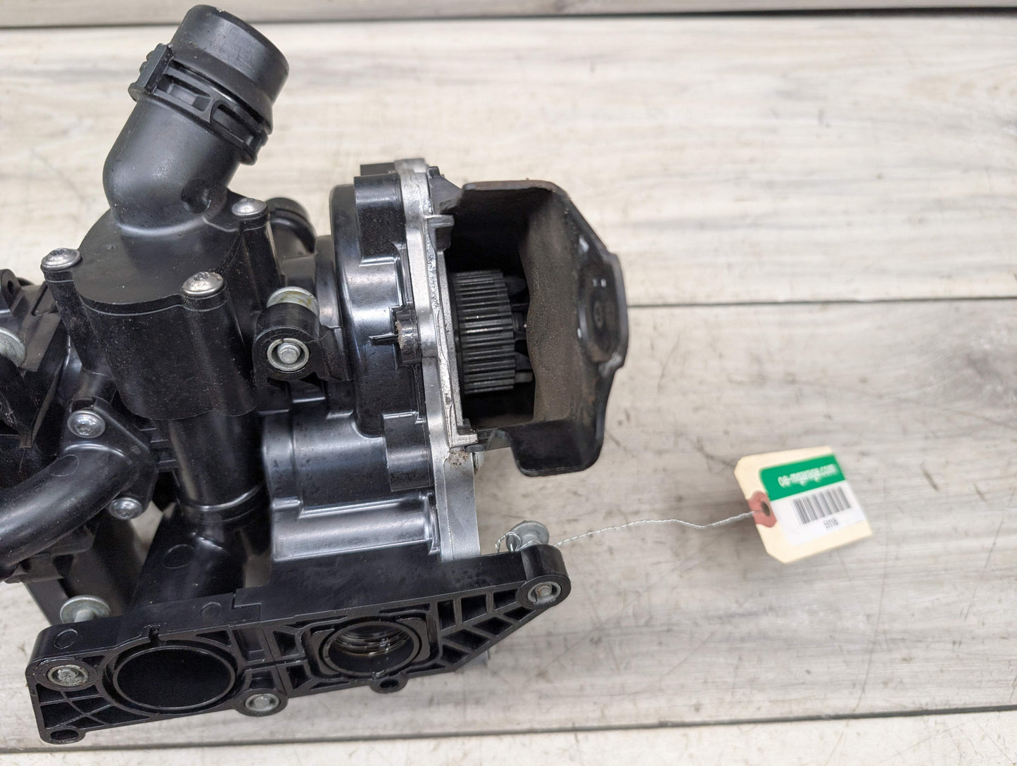 12-19 OEM AUDI A3 A4 A5 A6 S3 EA888 2.0L Engine Water Coolant Thermostat Pump