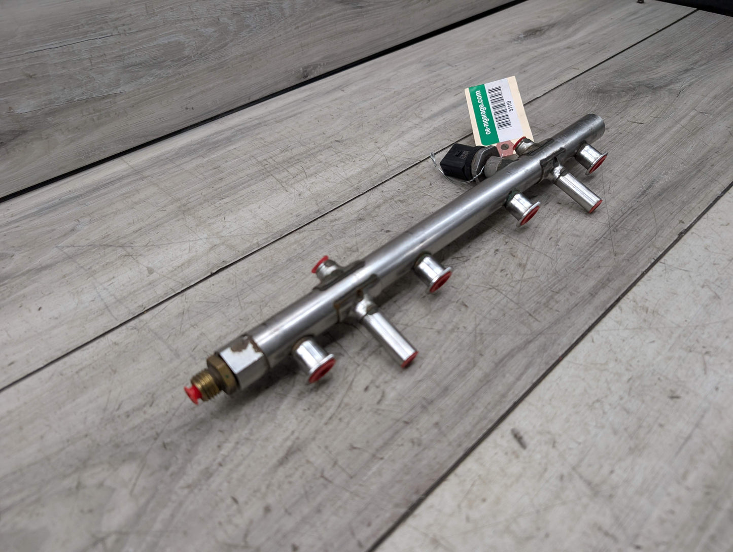 OEM AUDI A3 A4 A5 A6 A Q3 Q7 S3 Engine EA888 Gen3 Fuel Rail Injector Distributor