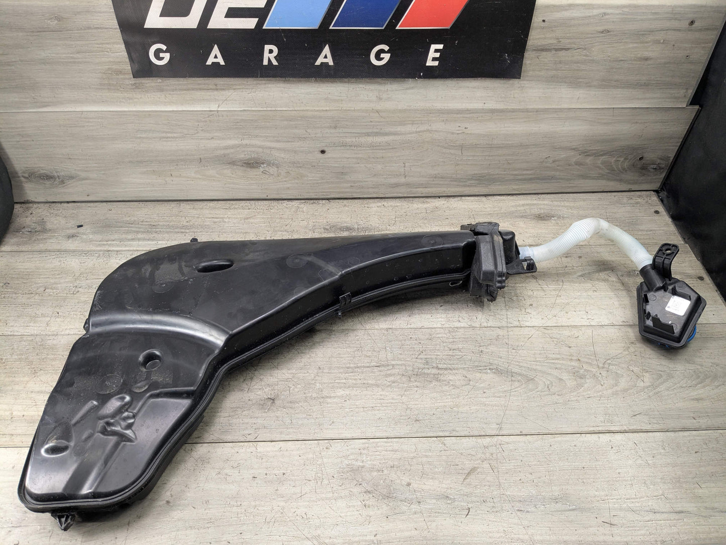 OEM BMW F97 F97 X3 X4 X3M X4M Windshield Wipe Washer Bottle Tank Reservoir