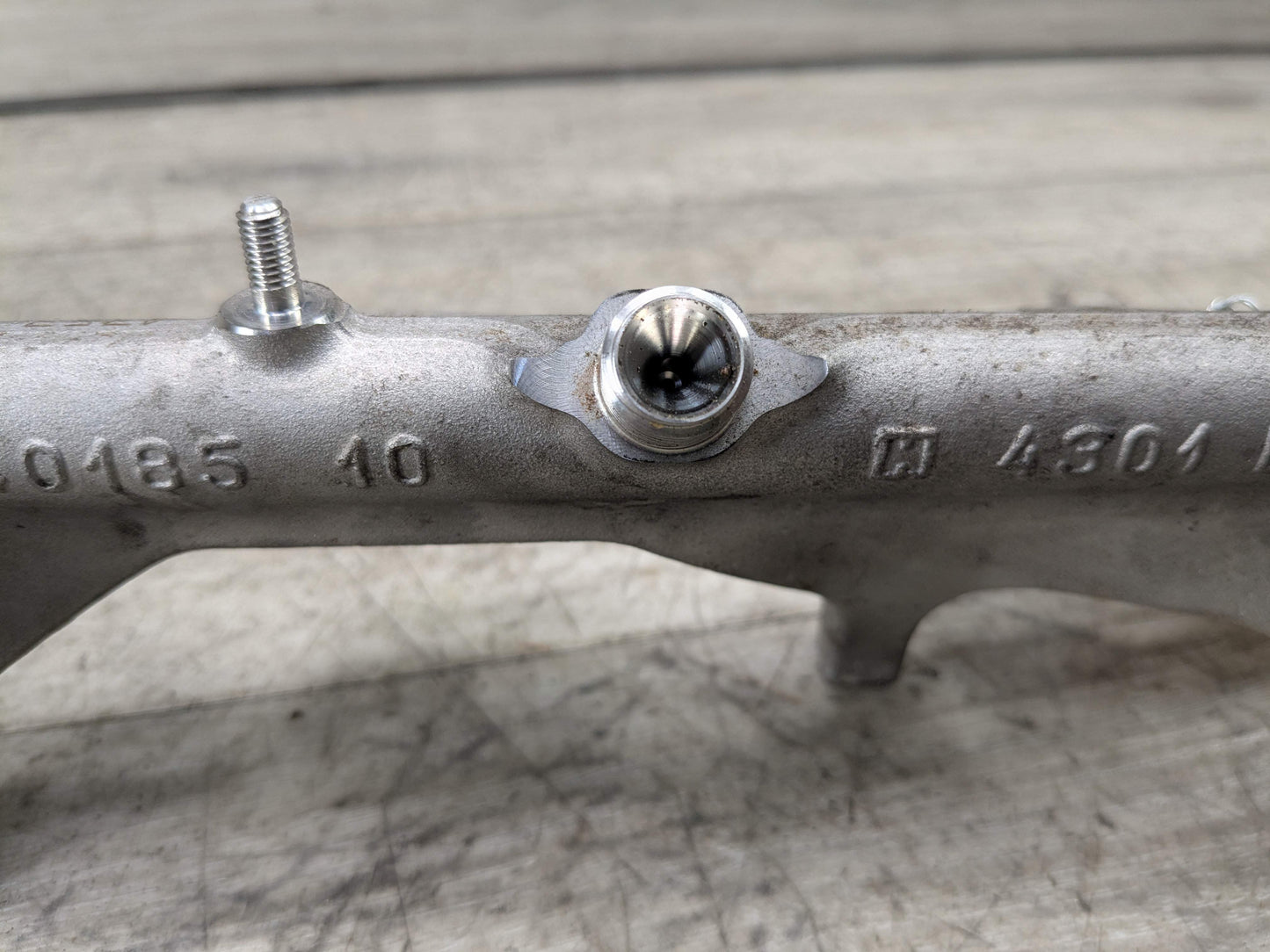 OEM BMW F30 G30 M240 340 440 540 740 Engine Pressure Fuel Injector Rail Line B58