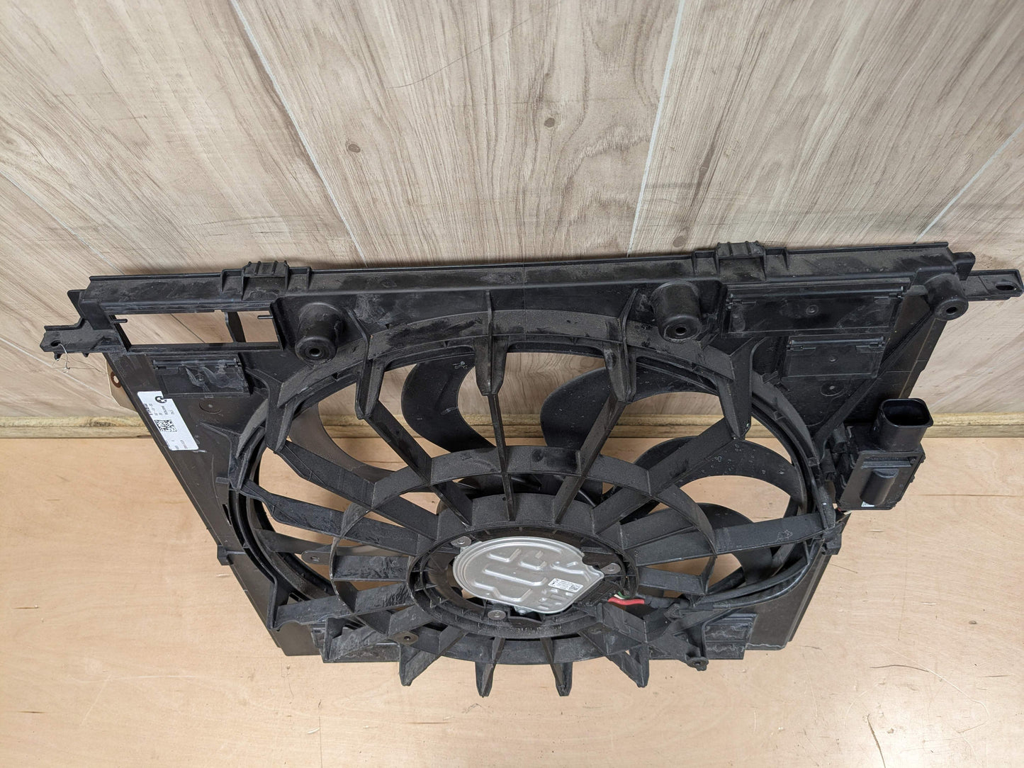 OEM BMW G01 G02 X3 X4 30i 30iX Radiator Cooling Fan Shroud  400W B46