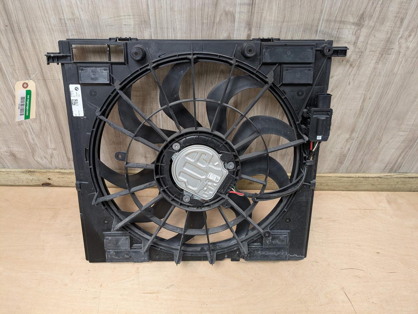 OEM BMW G01 G02 X3 X4 30i 30iX Radiator Cooling Fan Shroud  400W B46