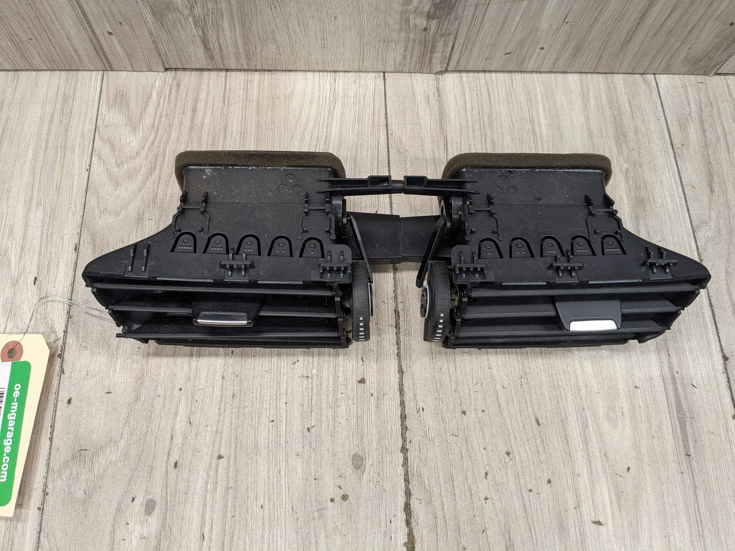 16-23 OEM BMW F39 F48 X1 X2 Center Middle Dash Fresh Air AC Vent Grill Grille
