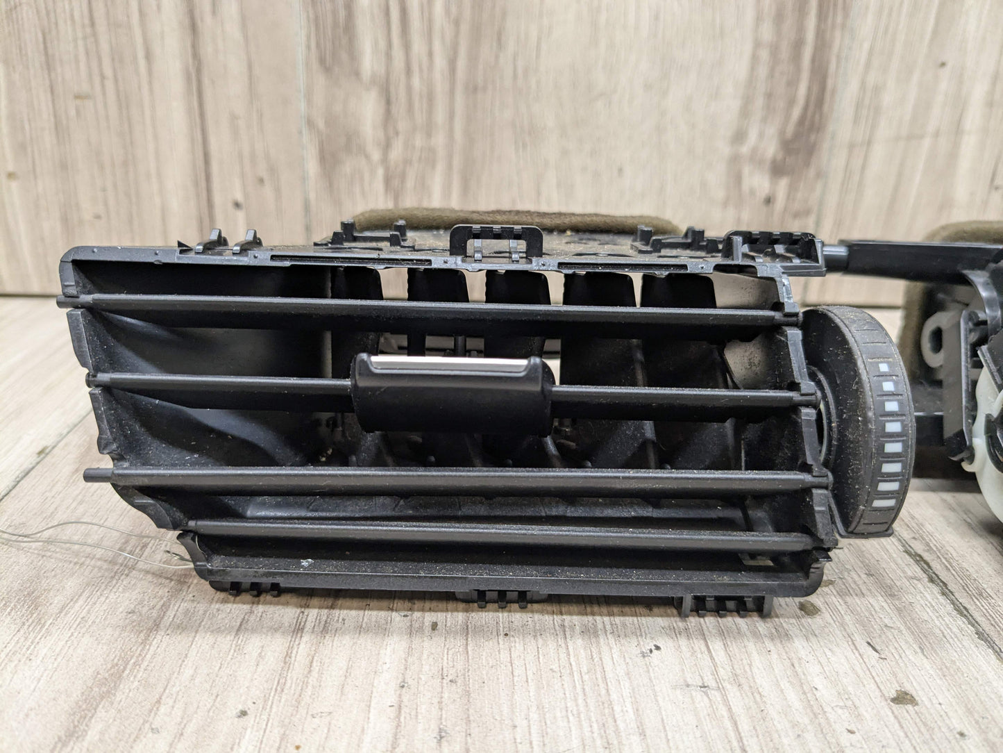 16-23 OEM BMW F39 F48 X1 X2 Center Middle Dash Fresh Air AC Vent Grill Grille