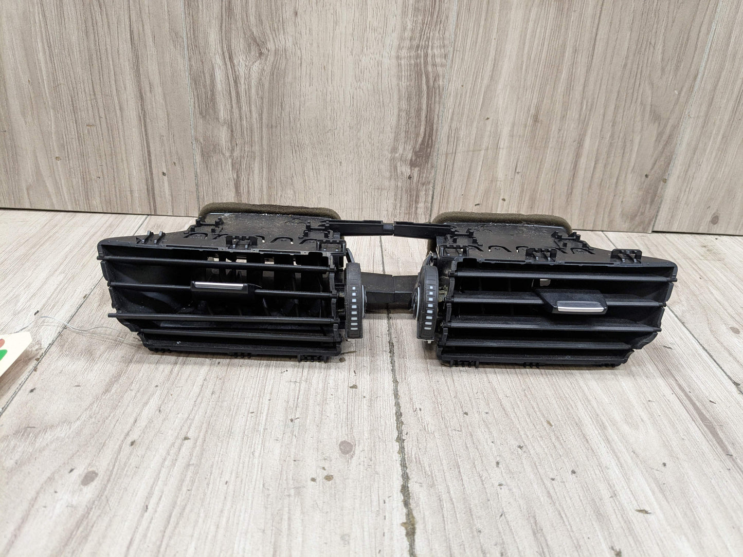 16-23 OEM BMW F39 F48 X1 X2 Center Middle Dash Fresh Air AC Vent Grill Grille