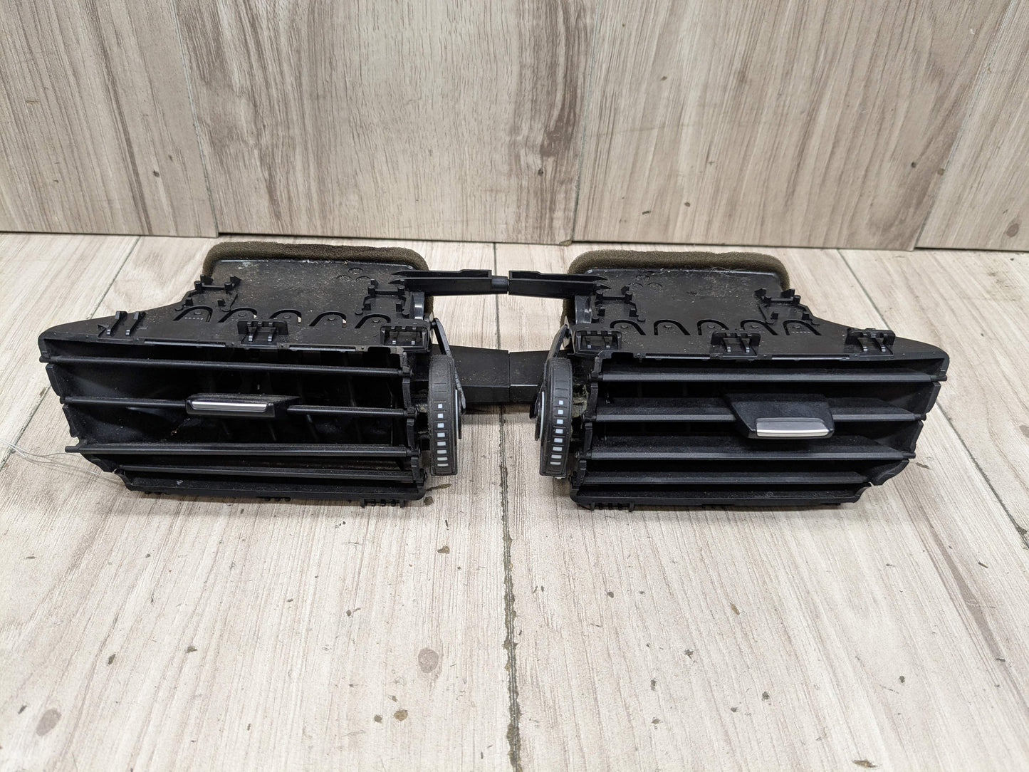 16-23 OEM BMW F39 F48 X1 X2 Center Middle Dash Fresh Air AC Vent Grill Grille