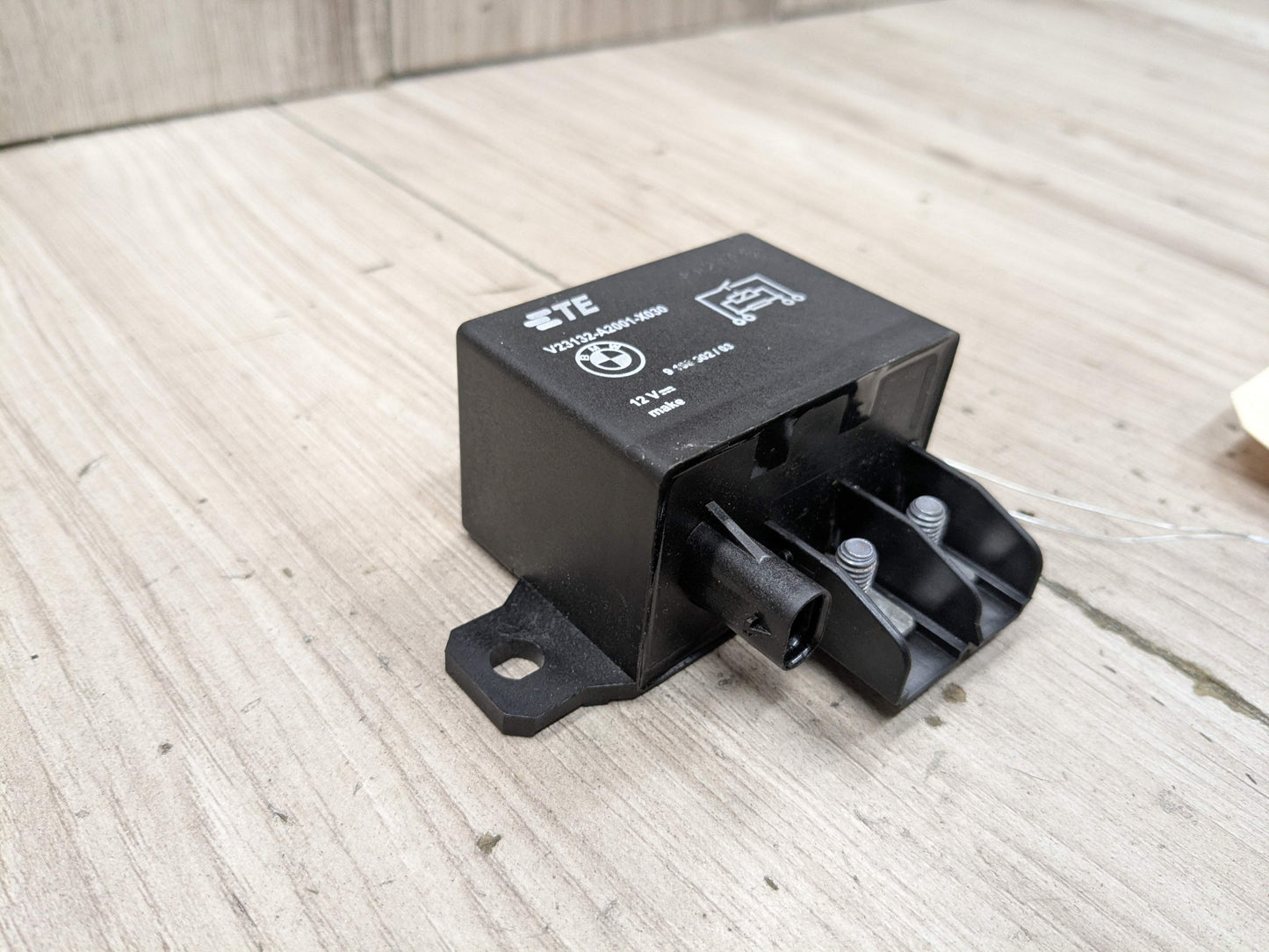 OEM BMW F10 F13 F02 F30 F32 F80 F82 F85 M3 M4 M6 Cooling Fan Relay Control 130A