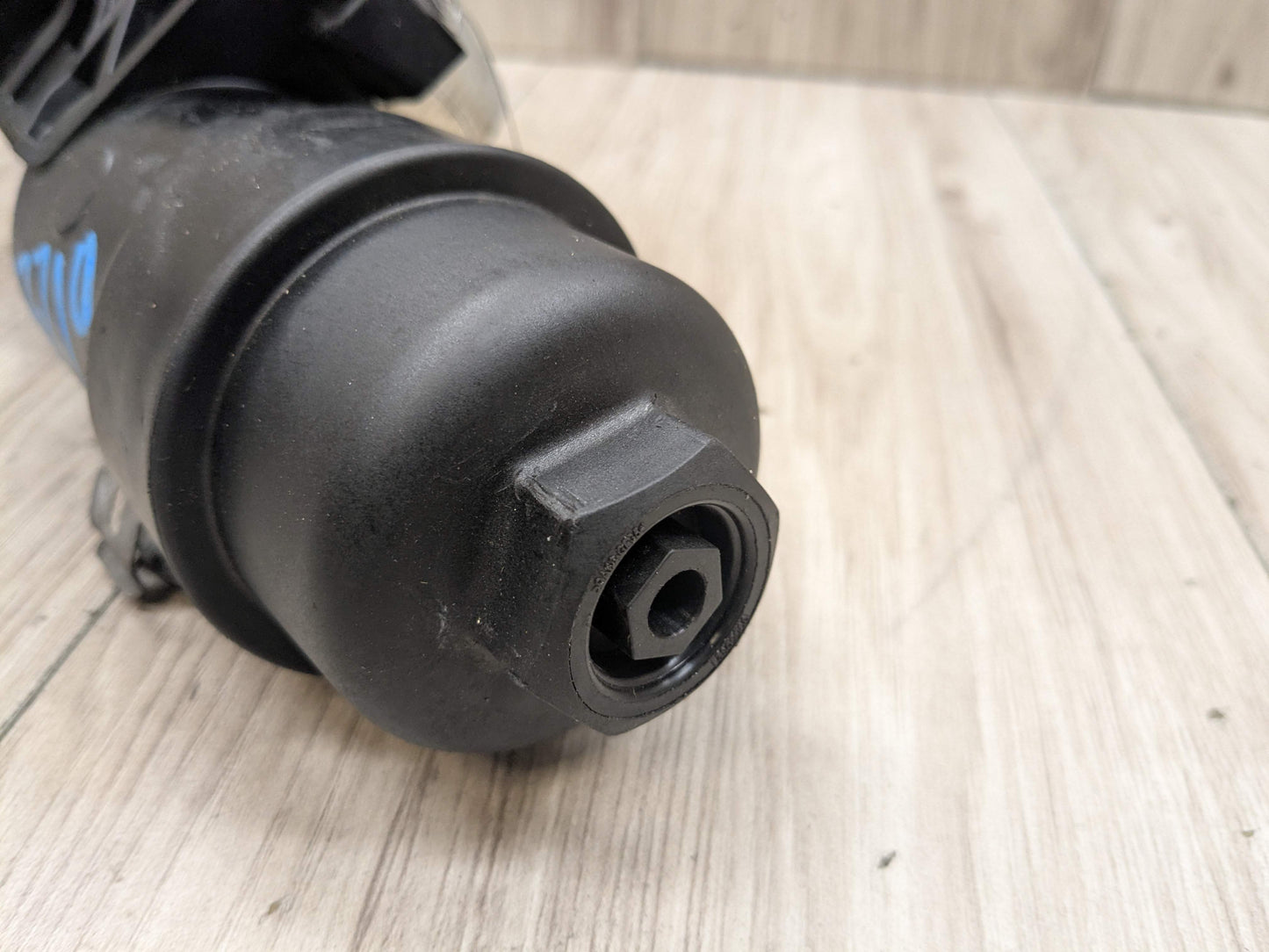 16-22 OEM BMW F39 F48 X1 X2 28i 28iX Engine B46 Oil Filter Housing