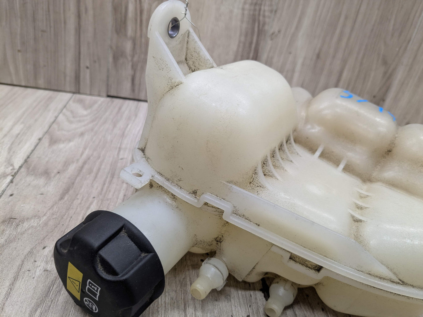 PRE-LCI OEM BMW F39 F48 X1 X2 Radiator Coolant Reservoir Expansion Tank Bottle