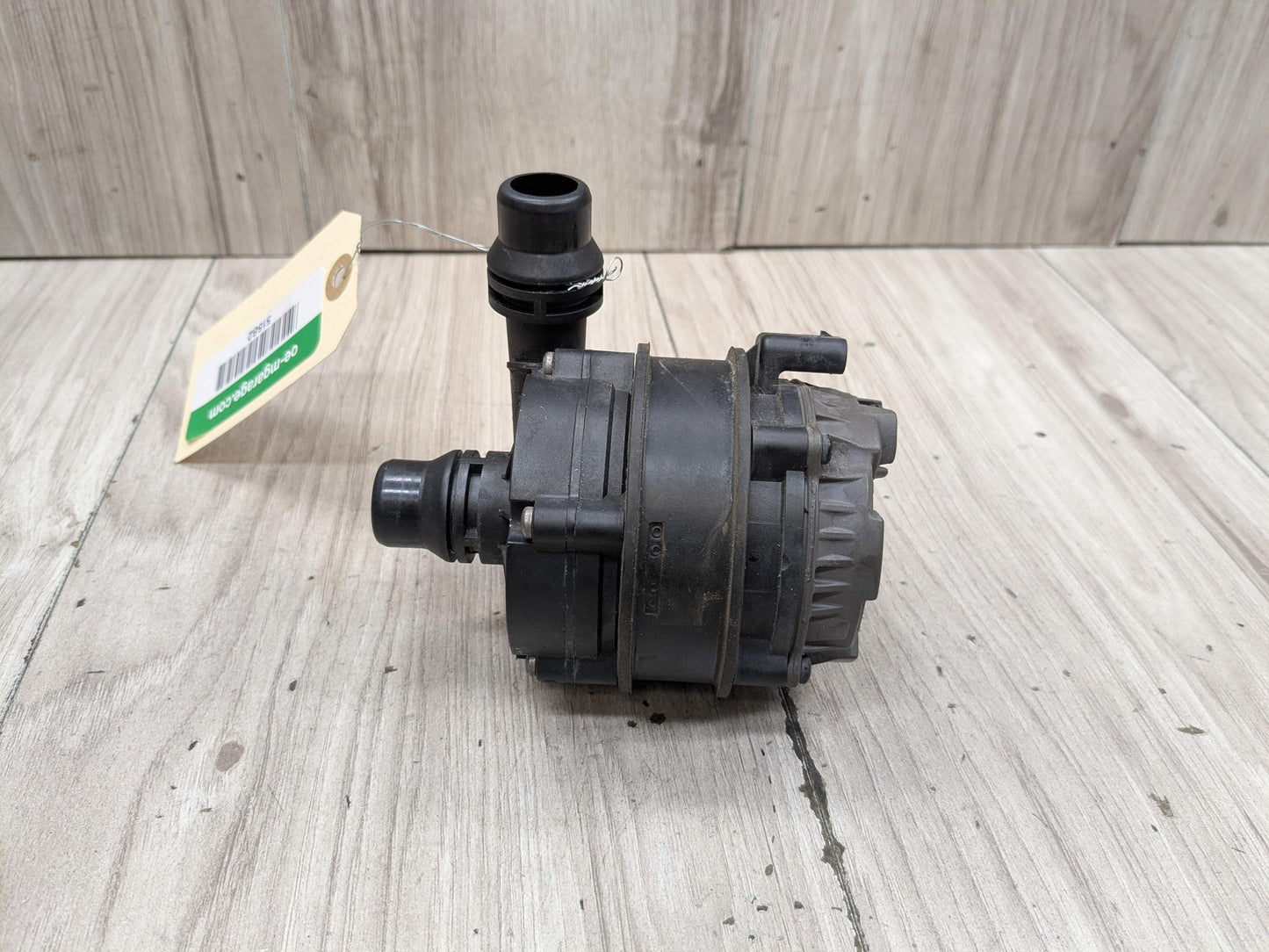 OEM BMW G01 G05 G20 G22 G26 Engine B46 B58 Auxiliary Electric Water Pump Cooling