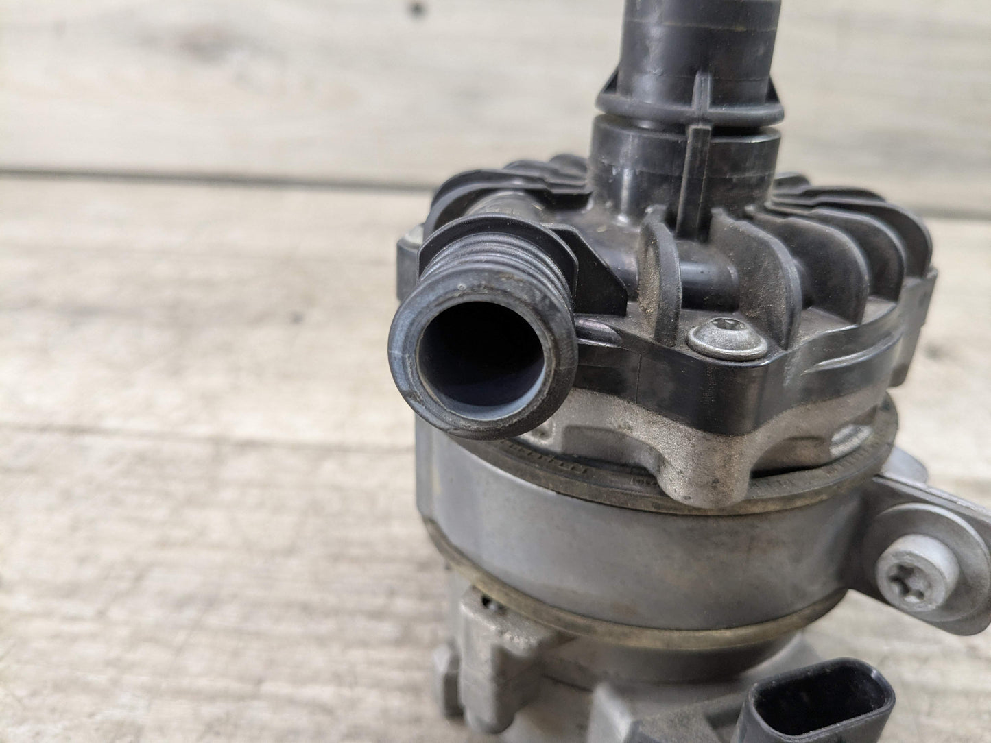 OEM BMW F22 F30 F32 F36 F87 335 435 Engine N55 Auxiliary Electric Water Pump