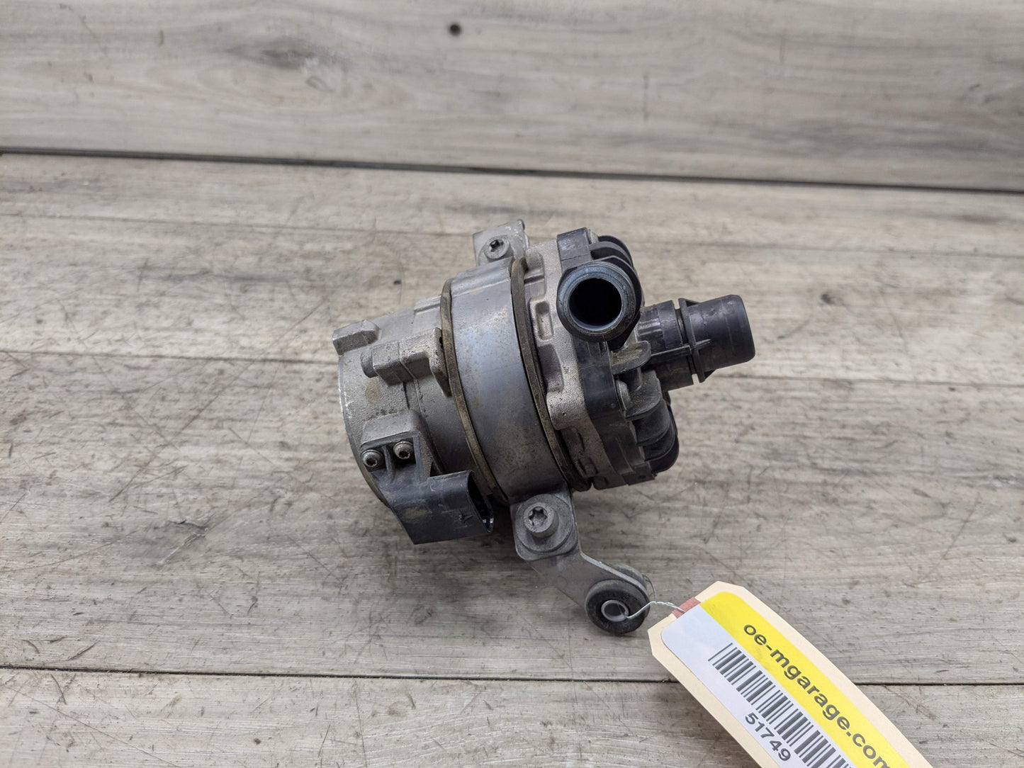 OEM BMW F22 F30 F32 F36 F87 335 435 Engine N55 Auxiliary Electric Water Pump