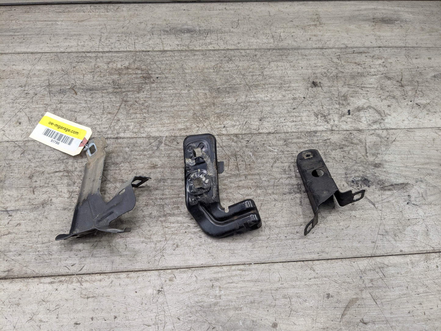 OEM BMW F30 F32 F33 F36 Front Right Passenger Fender Wing Holder Bracket SET