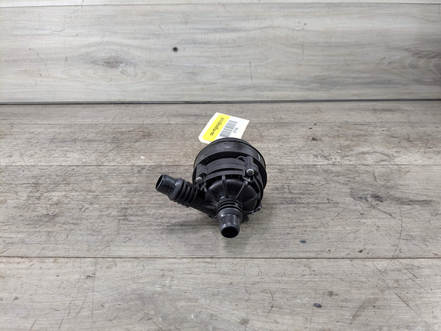 *OEM BMW G01 G05 G20 G22 G30 G42 G80 G82 G83 M3 M4 Engine Auxiliary Water Pump