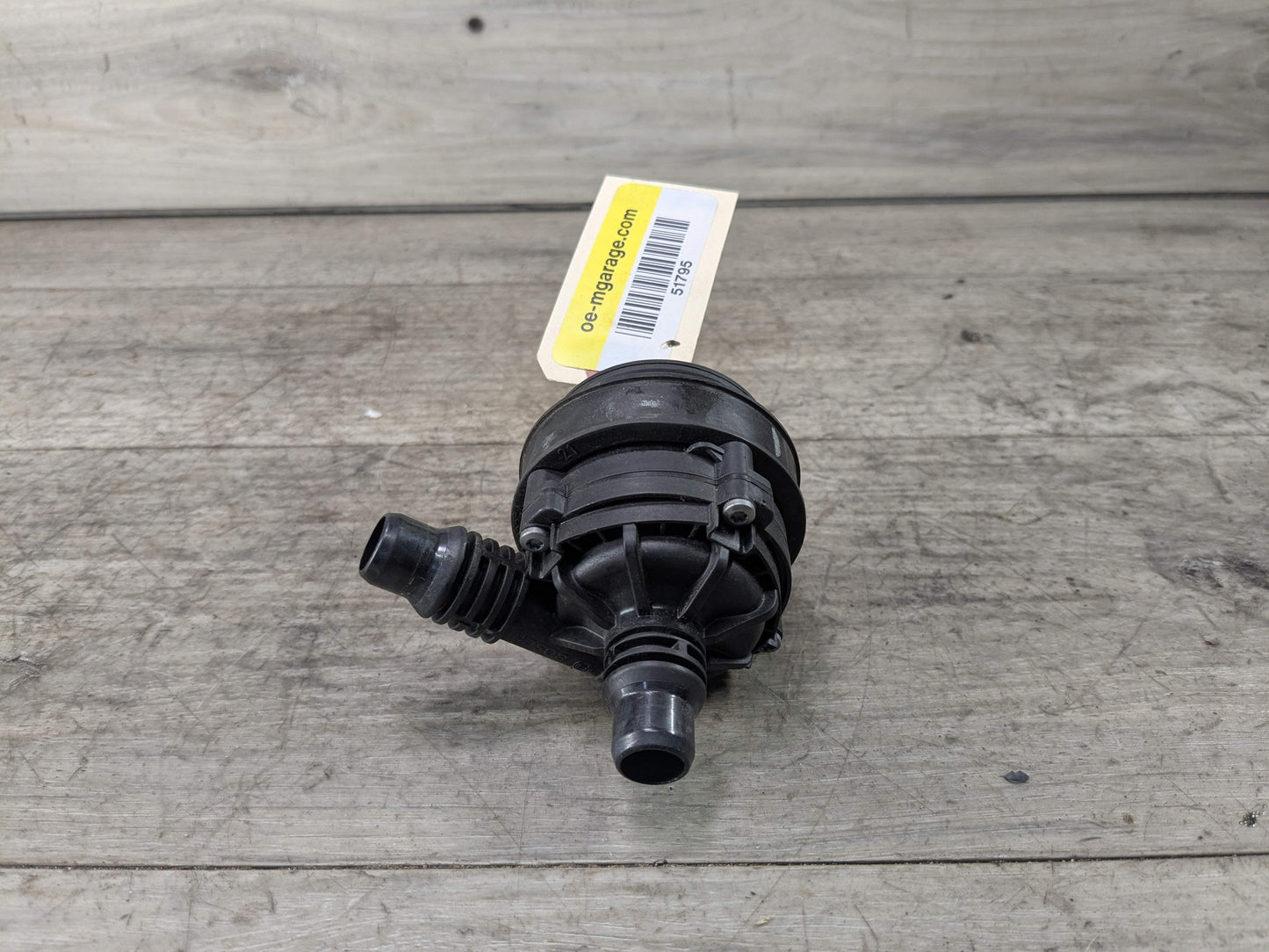 *OEM BMW G01 G05 G20 G22 G30 G42 G80 G82 G83 M3 M4 Engine Auxiliary Water Pump