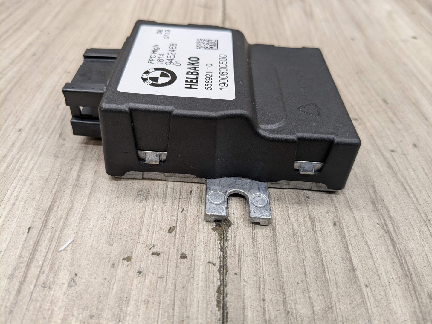 17-24 OEM BMW G01 G05 G12 G20 G22 G42 G30 G80 G82 Fuel Pump Control Module Unit