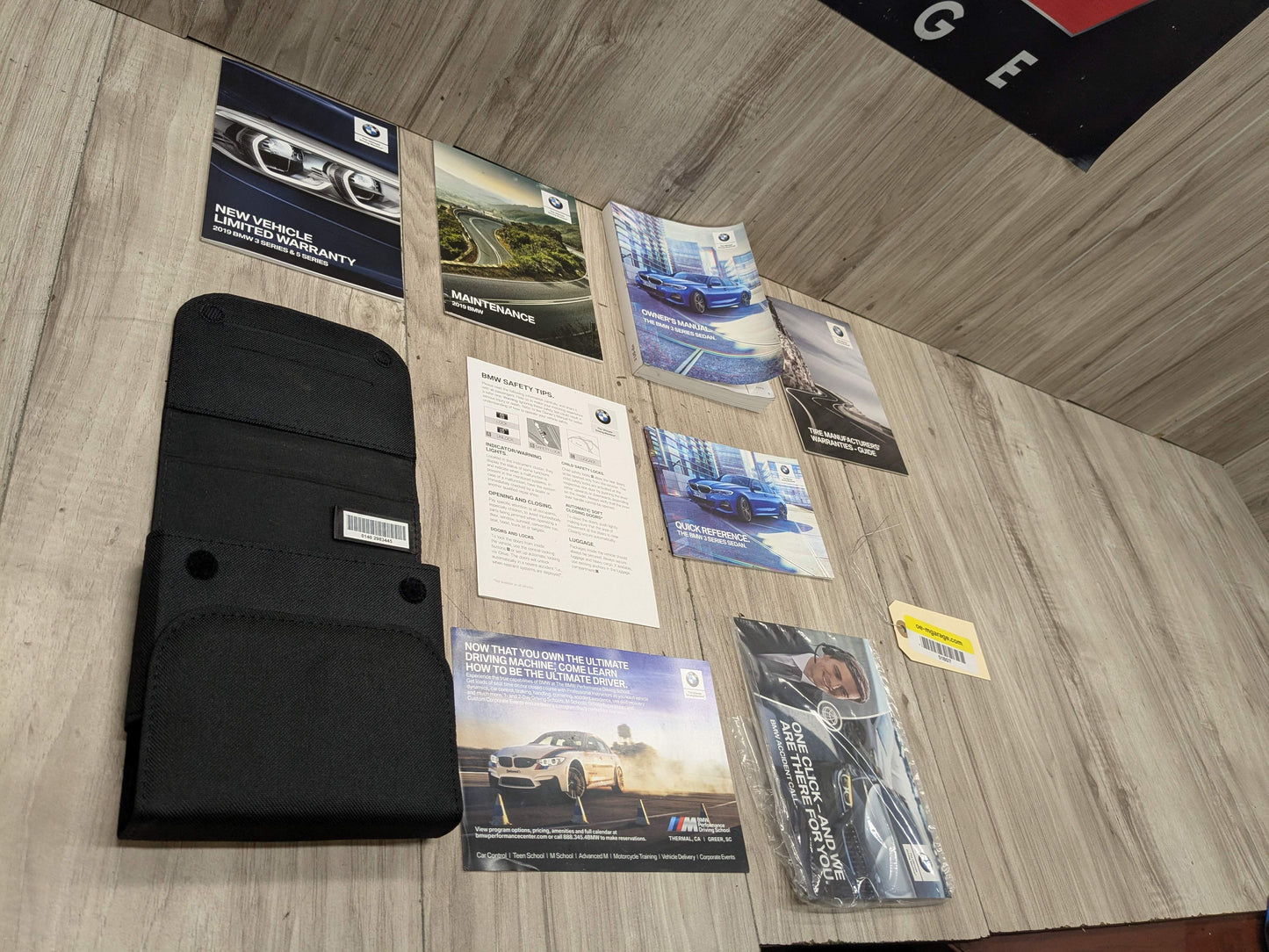 19-24 OEM BMW G20 330i Owners Manual Operator Hand Book w/ Case SET