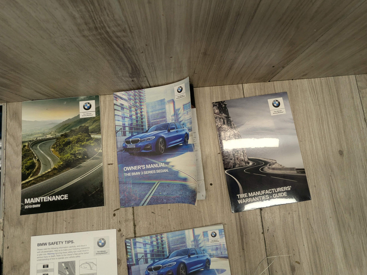19-24 OEM BMW G20 330i Owners Manual Operator Hand Book w/ Case SET