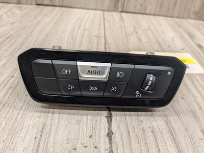 OEM BMW G20 G22 G23 G26 G42 G80 G82 M3 M4 Headlight Control Switch Light Module