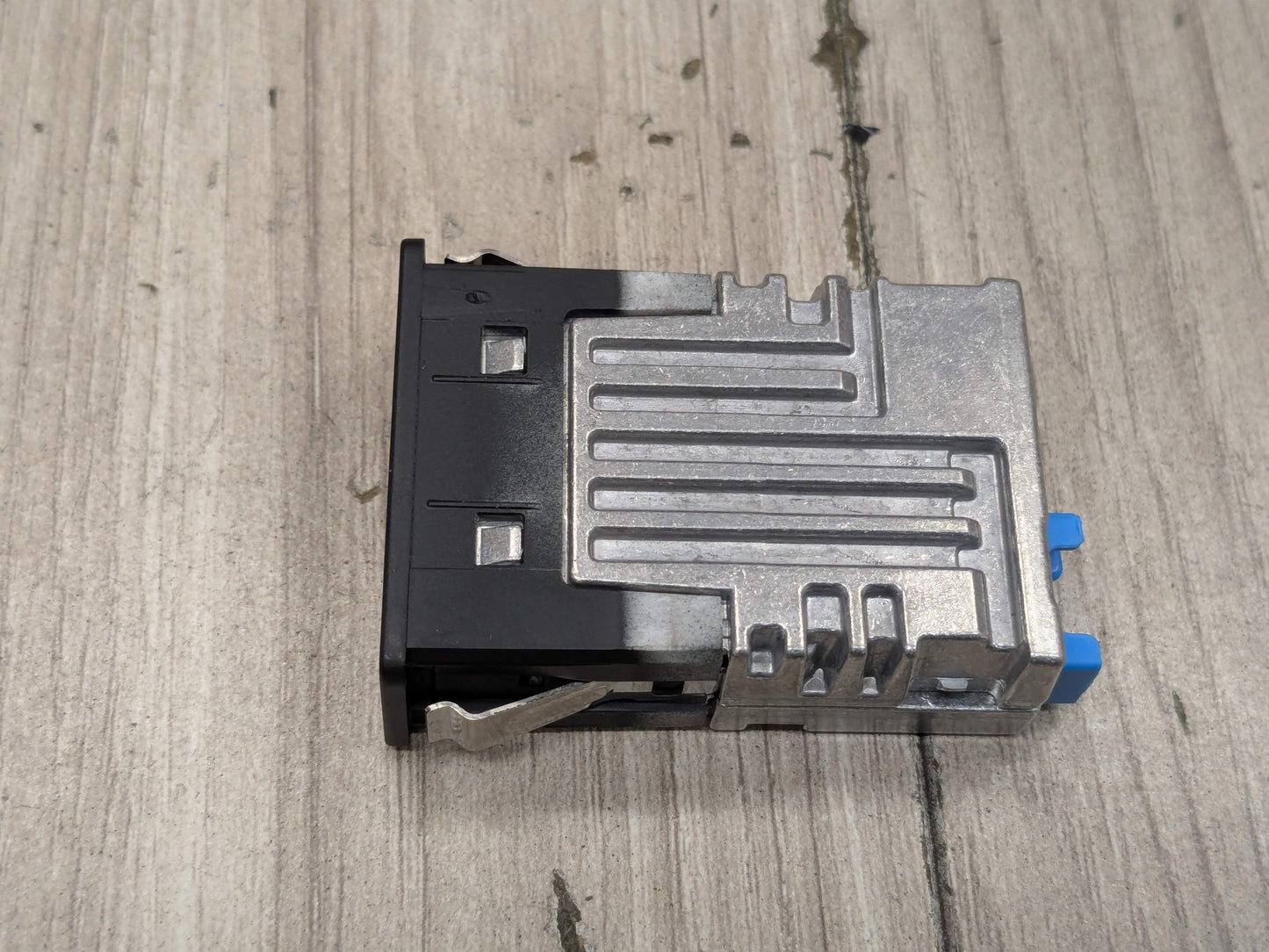 OEM BMW G01 G02 G07 G11 G12 G20 G30 G32 Dual USB-C Charger Socket Port Module