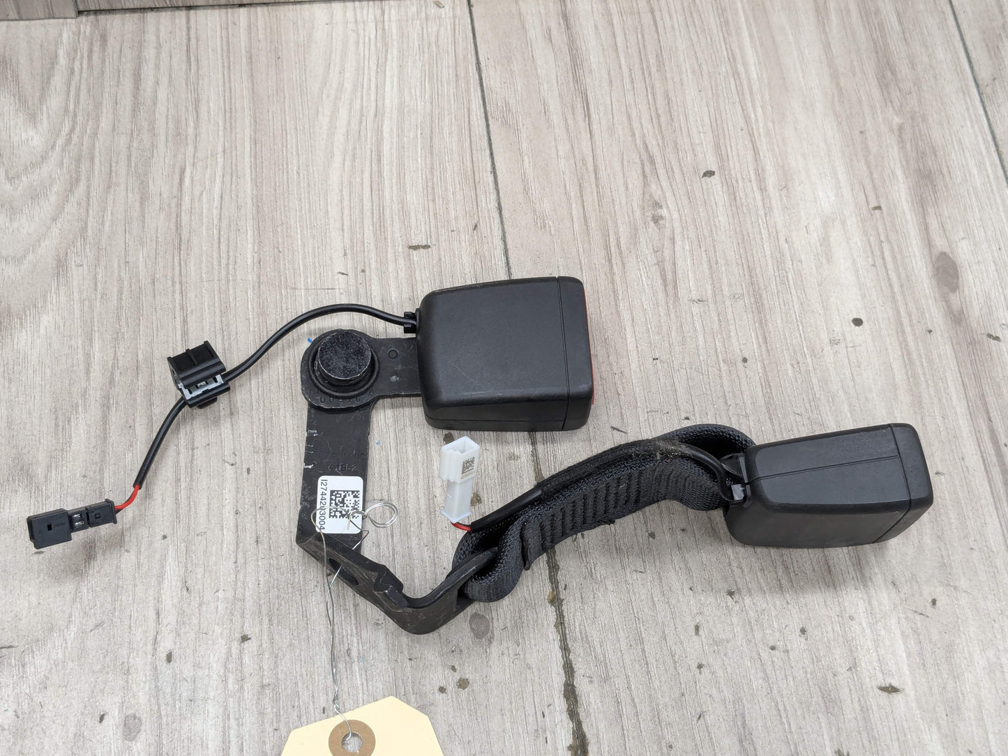 OEM BMW G20 G22 G26 G80 G82 M3 M4 Rear Right Passenger Seatbelt Seat Belt Buckle