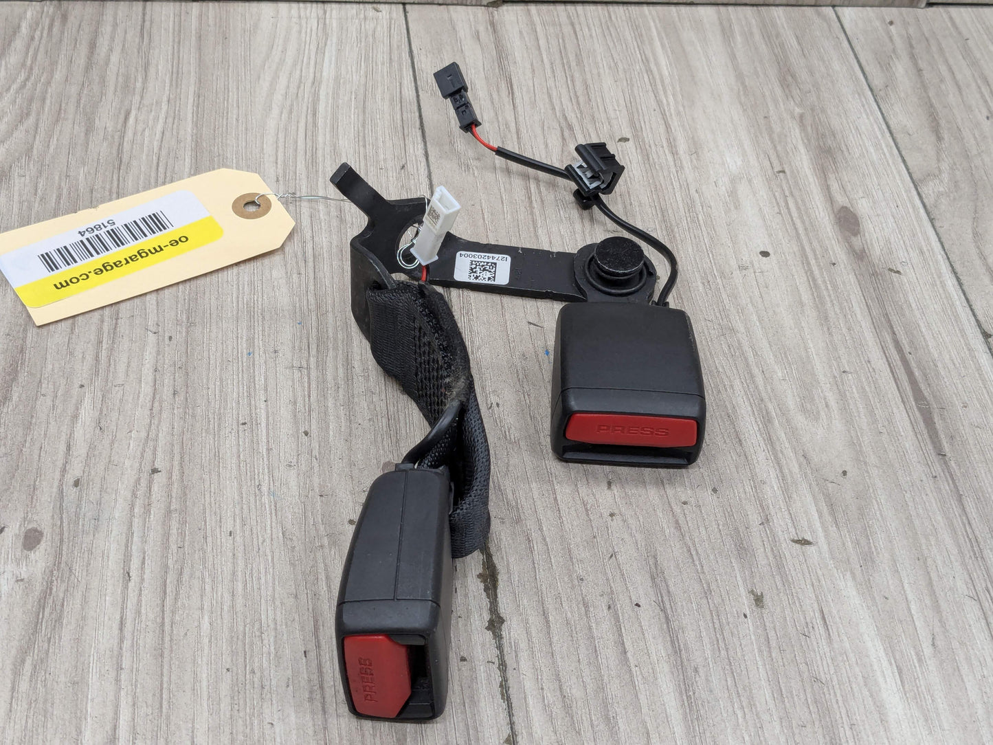 OEM BMW G20 G22 G26 G80 G82 M3 M4 Rear Right Passenger Seatbelt Seat Belt Buckle