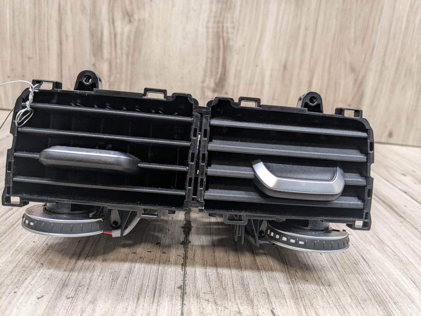 16-22 OEM BMW G11 G12 740 750 M760 B7 Rear Center Console AC Air Vent Grille