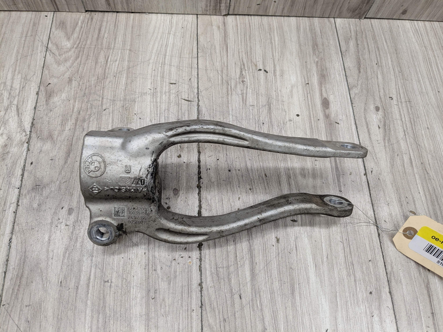 OEM BMW G11 G12 G30 740 750 Front Right Passenger Shock Strut Mount Bracket