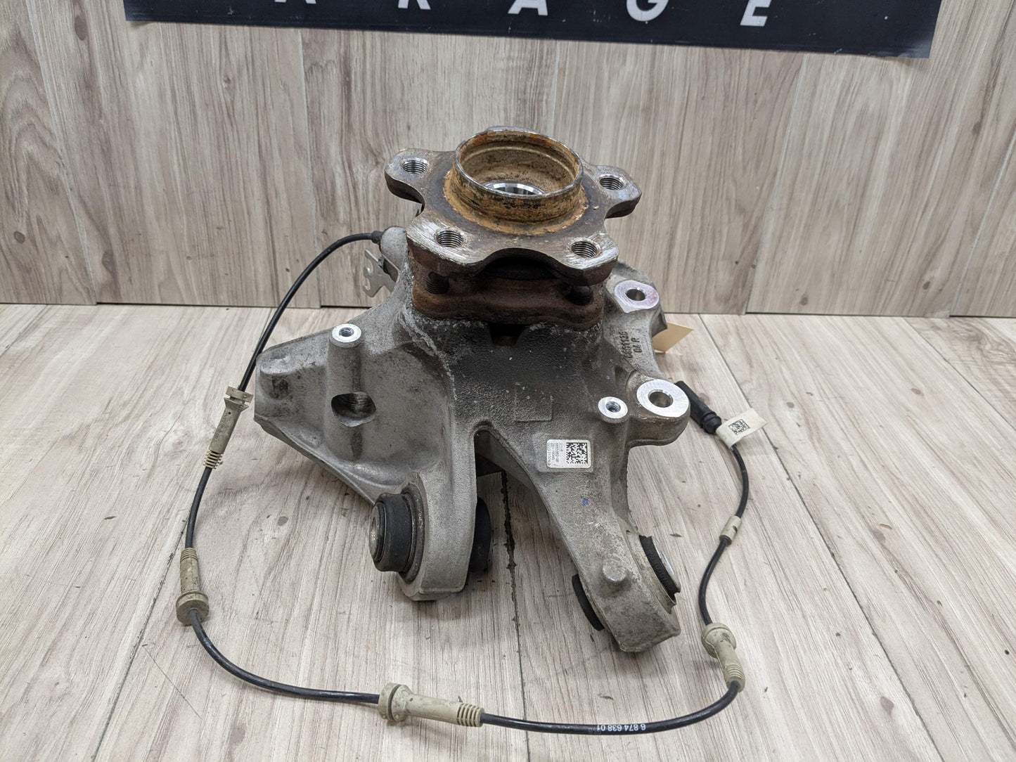 16-22 OEM BMW G11 G12 740 Rear Right Passenger Knuckle Wheel Hub Spindle Bearing