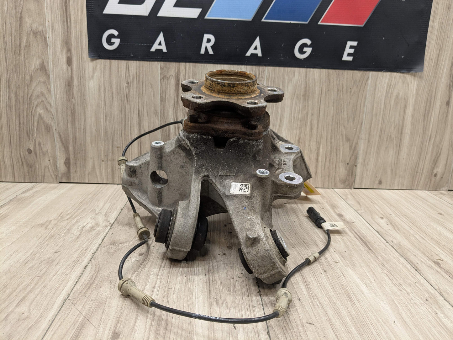 16-22 OEM BMW G11 G12 740 Rear Right Passenger Knuckle Wheel Hub Spindle Bearing