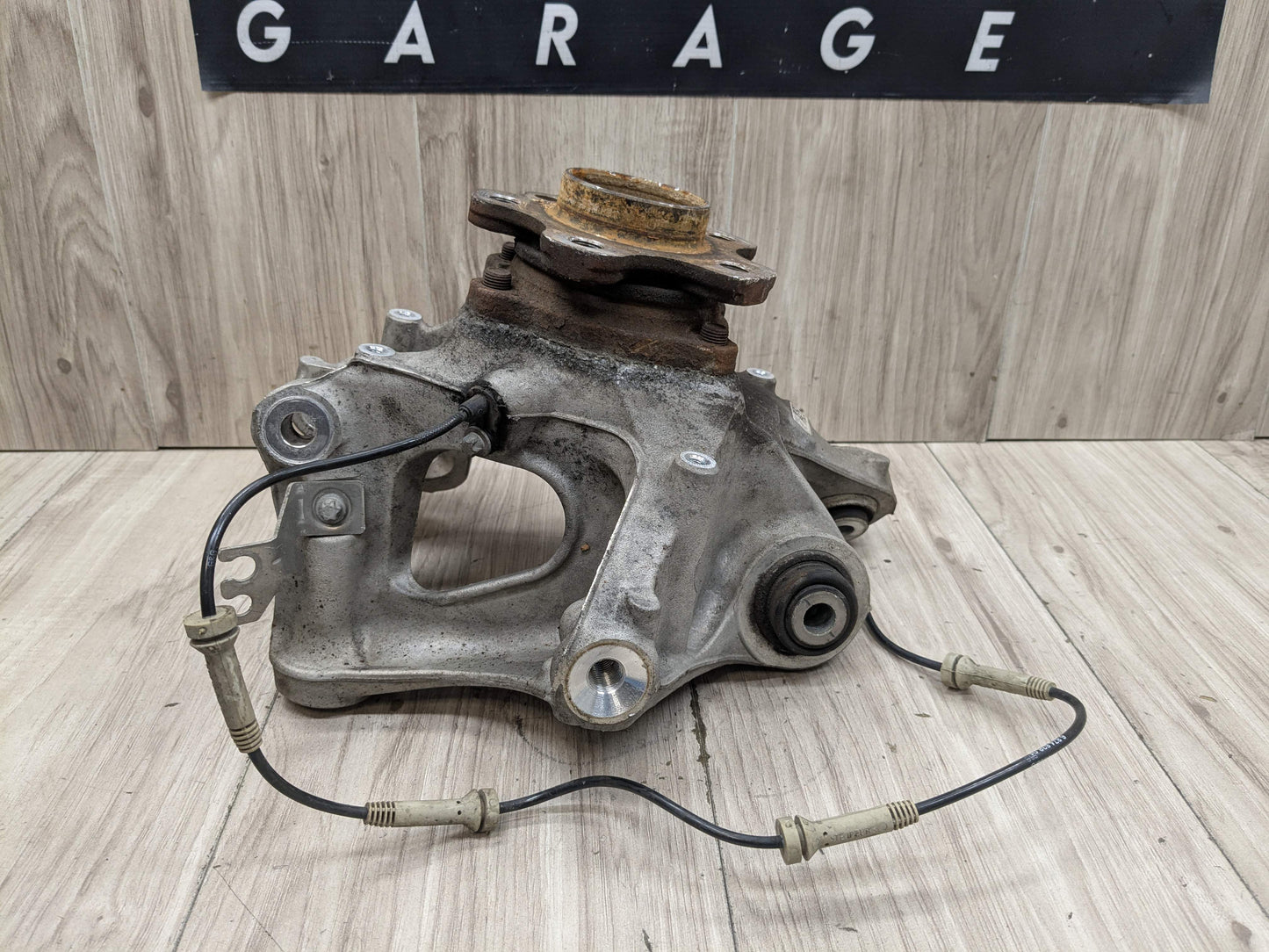 16-22 OEM BMW G11 G12 740 Rear Right Passenger Knuckle Wheel Hub Spindle Bearing
