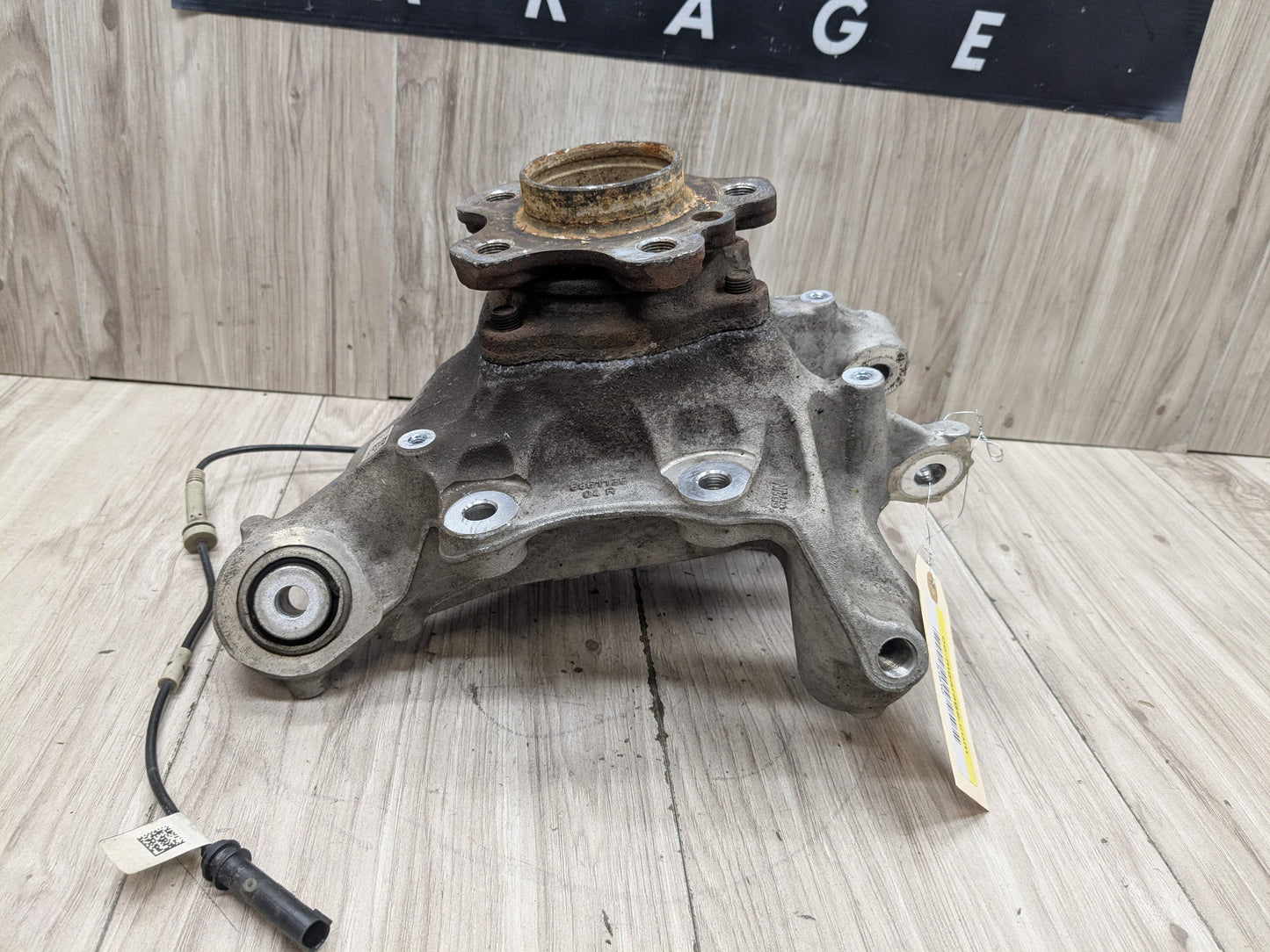16-22 OEM BMW G11 G12 740 Rear Right Passenger Knuckle Wheel Hub Spindle Bearing