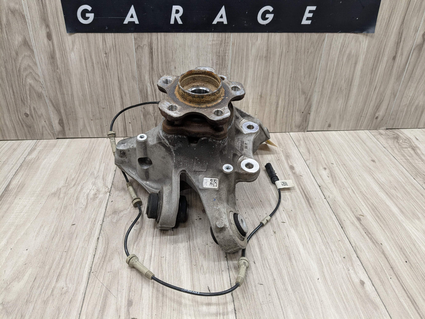 16-22 OEM BMW G11 G12 740 Rear Right Passenger Knuckle Wheel Hub Spindle Bearing