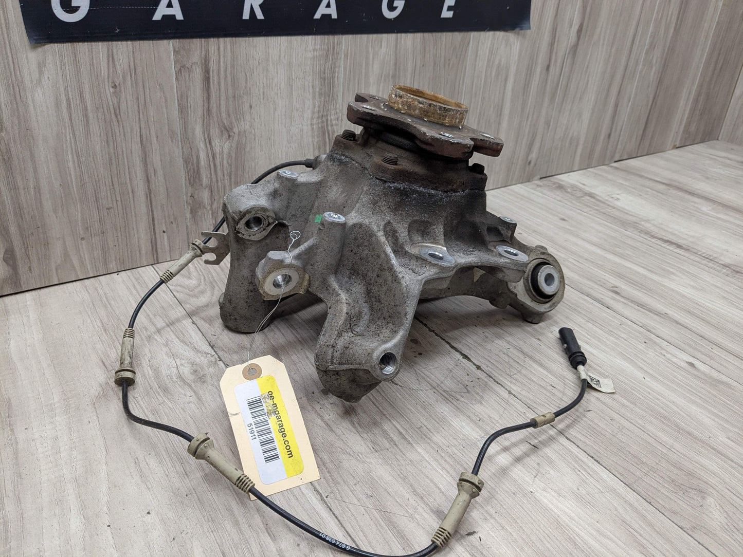 16-22 OEM BMW G11 G12 740 Rear Left Driver Knuckle Wheel Hub Spindle Bearing