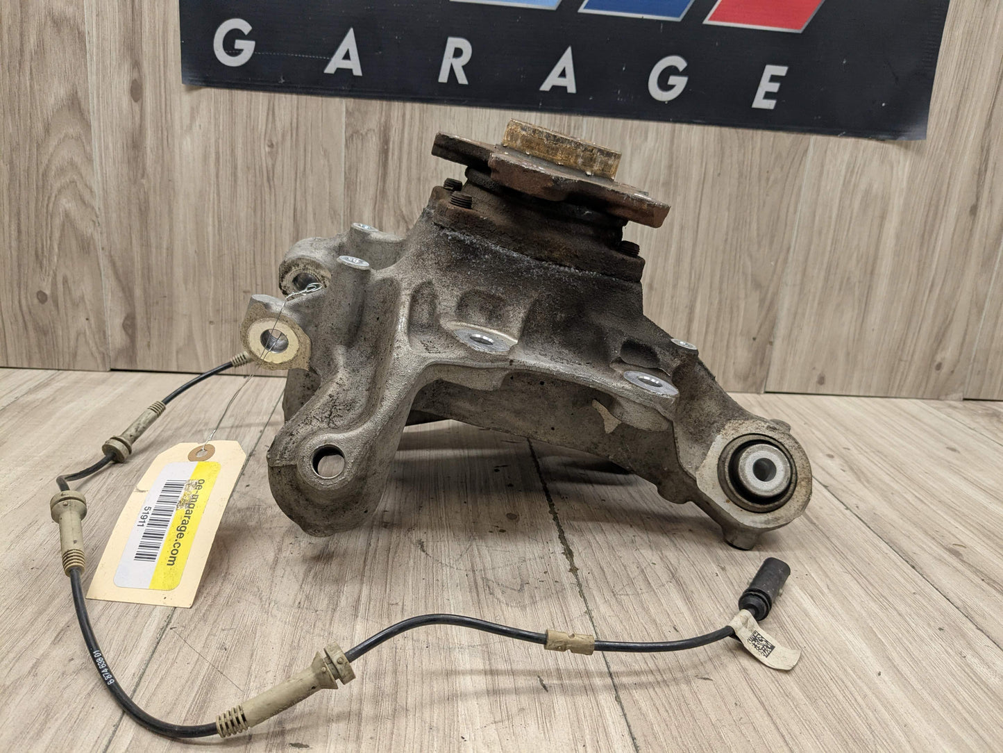 16-22 OEM BMW G11 G12 740 Rear Left Driver Knuckle Wheel Hub Spindle Bearing