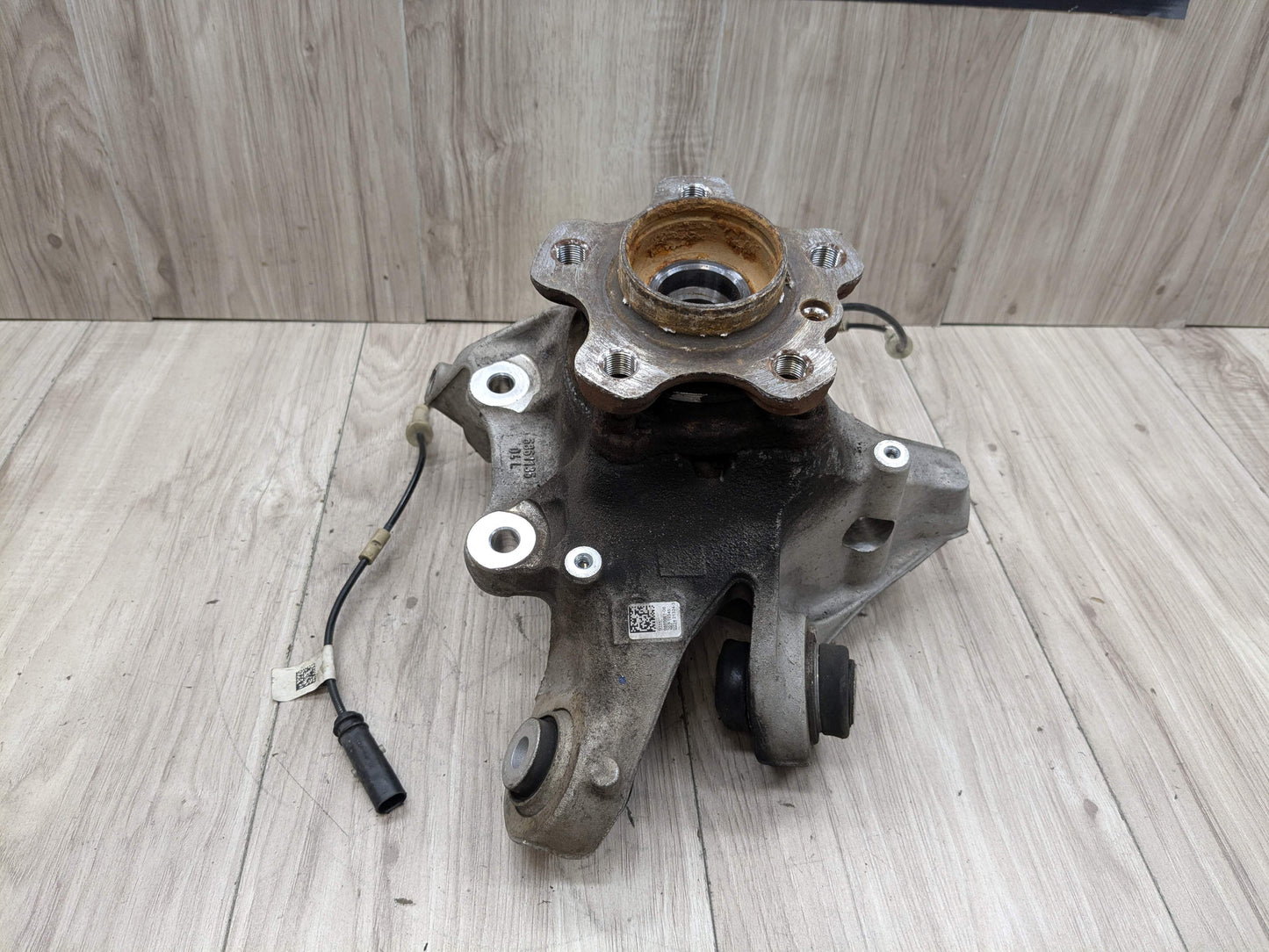 16-22 OEM BMW G11 G12 740 Rear Left Driver Knuckle Wheel Hub Spindle Bearing