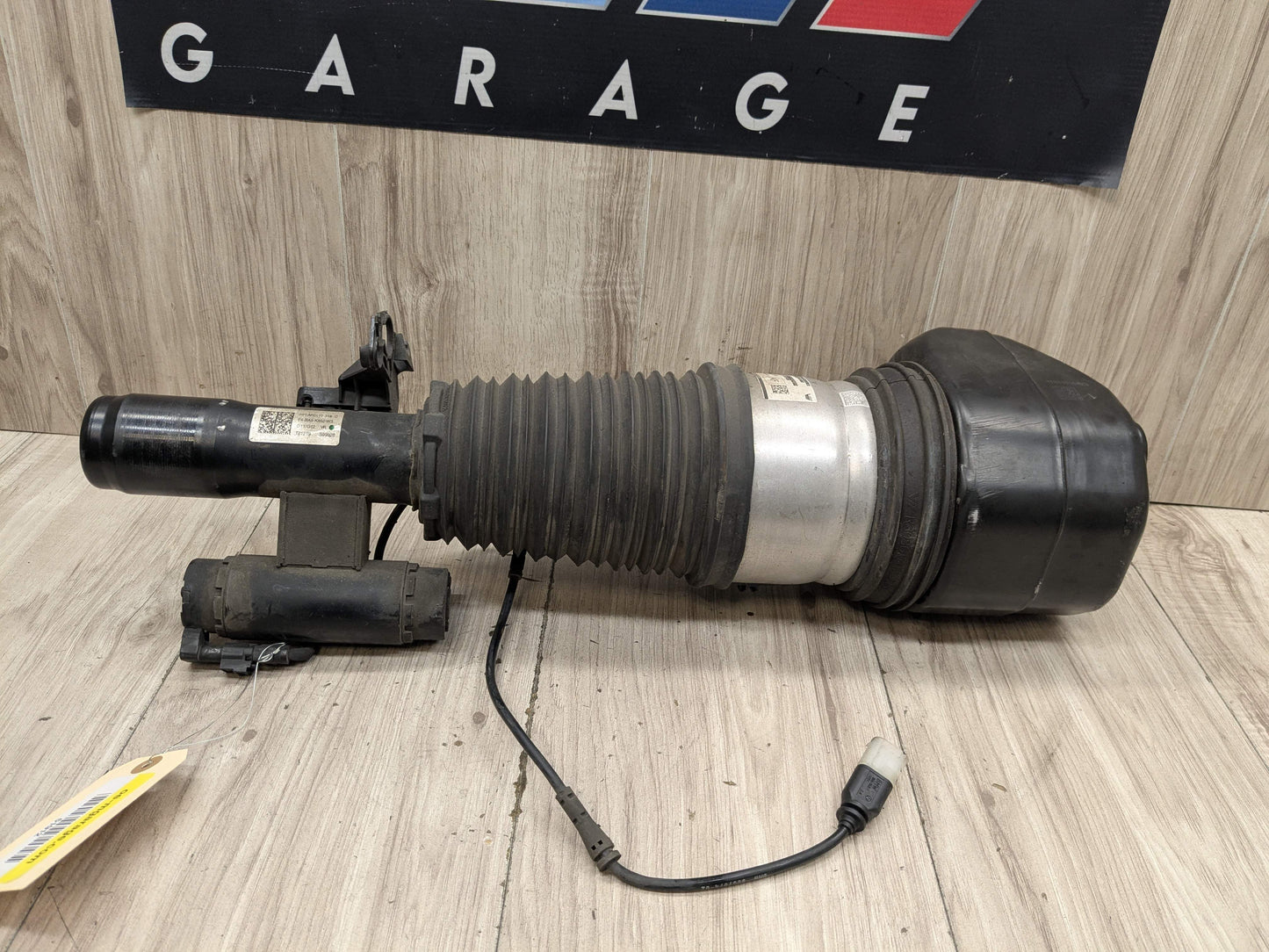 OEM BMW G11 G12 740 750 Front Right Passenger Air Suspension Shock Absorber